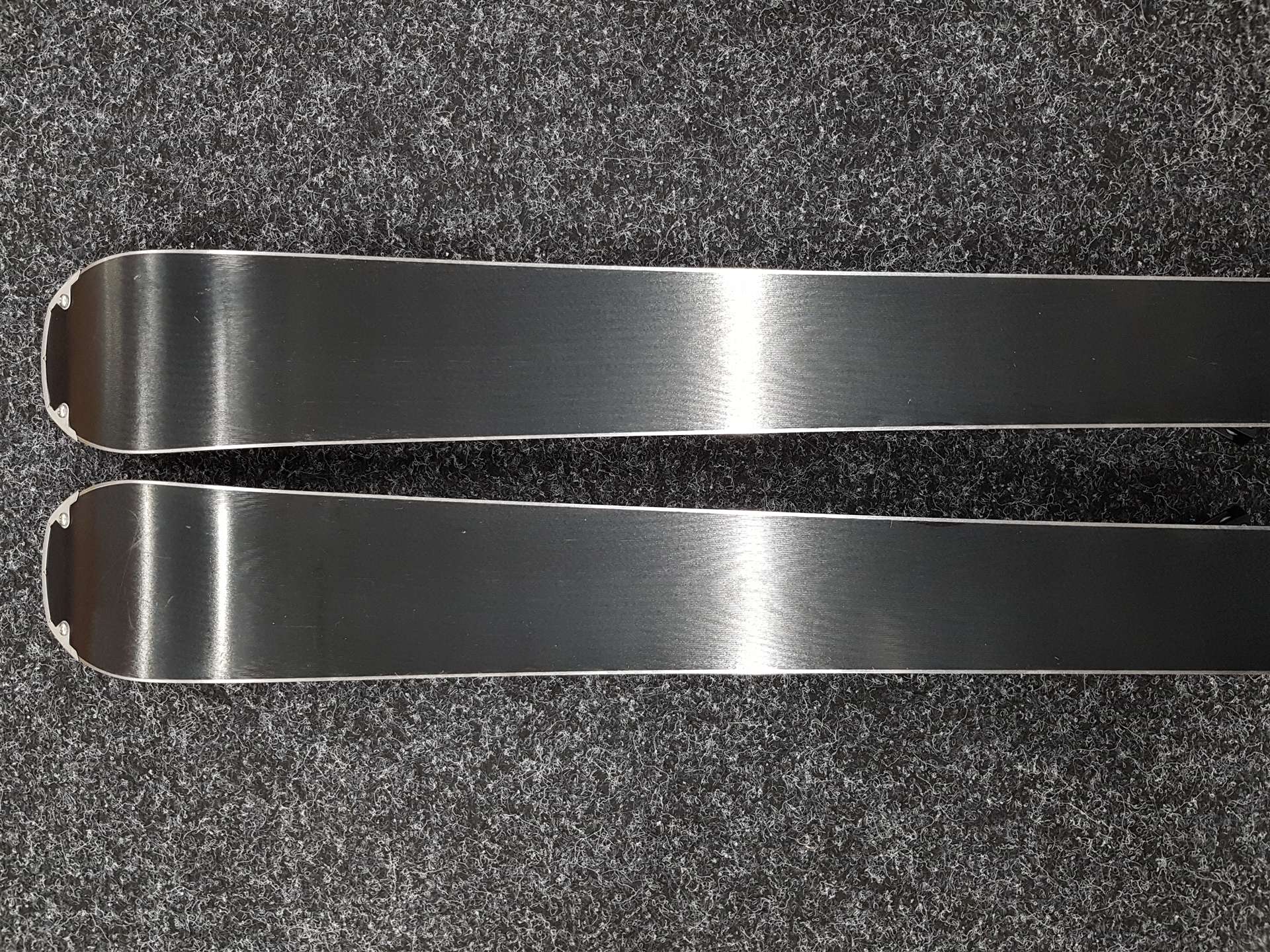 Použité lyže FISCHER Fire + viazanie Fischer RS 9