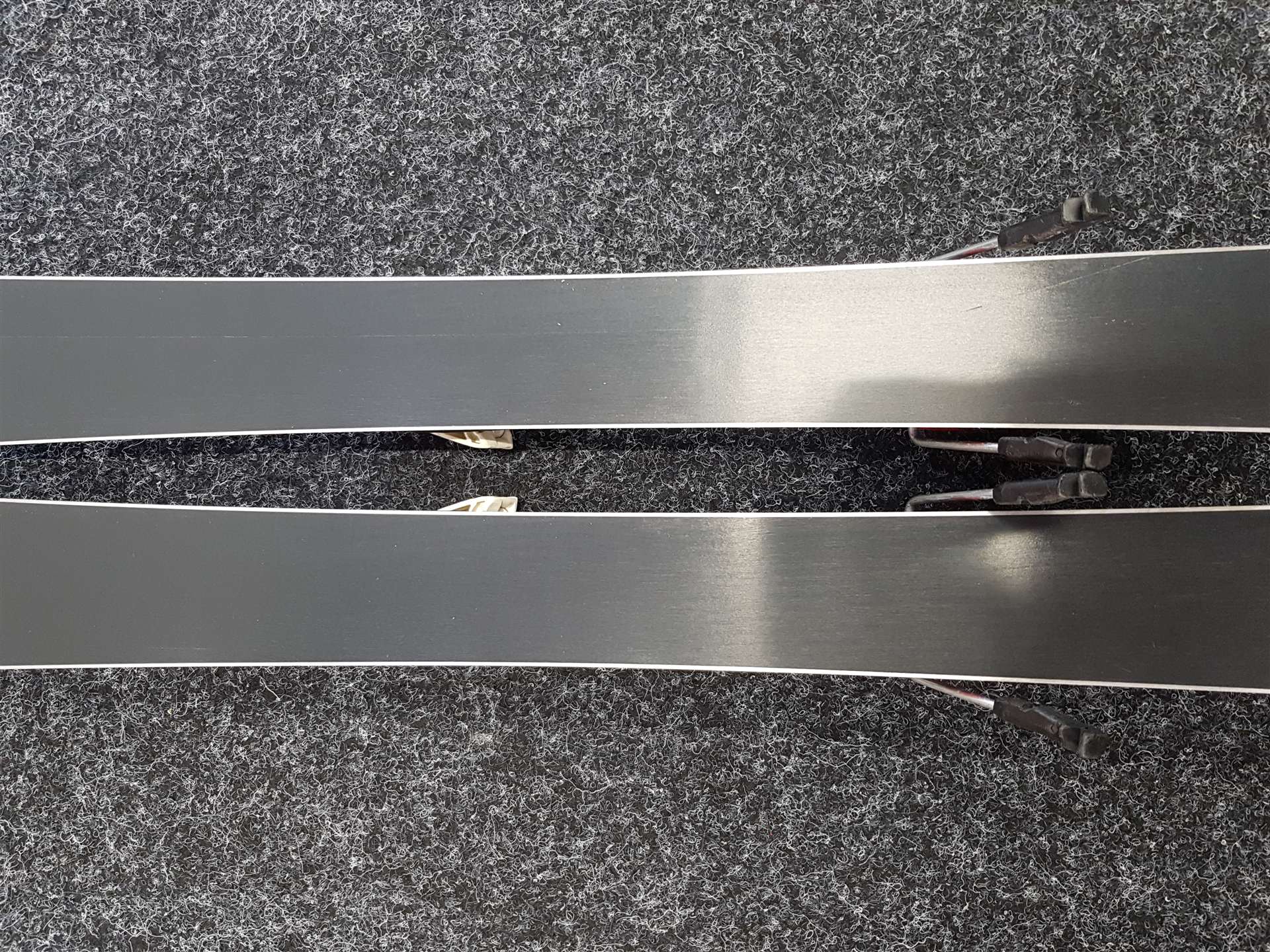 Použité detské lyže ATOMIC Redster + viazanie Atomic XTE 045