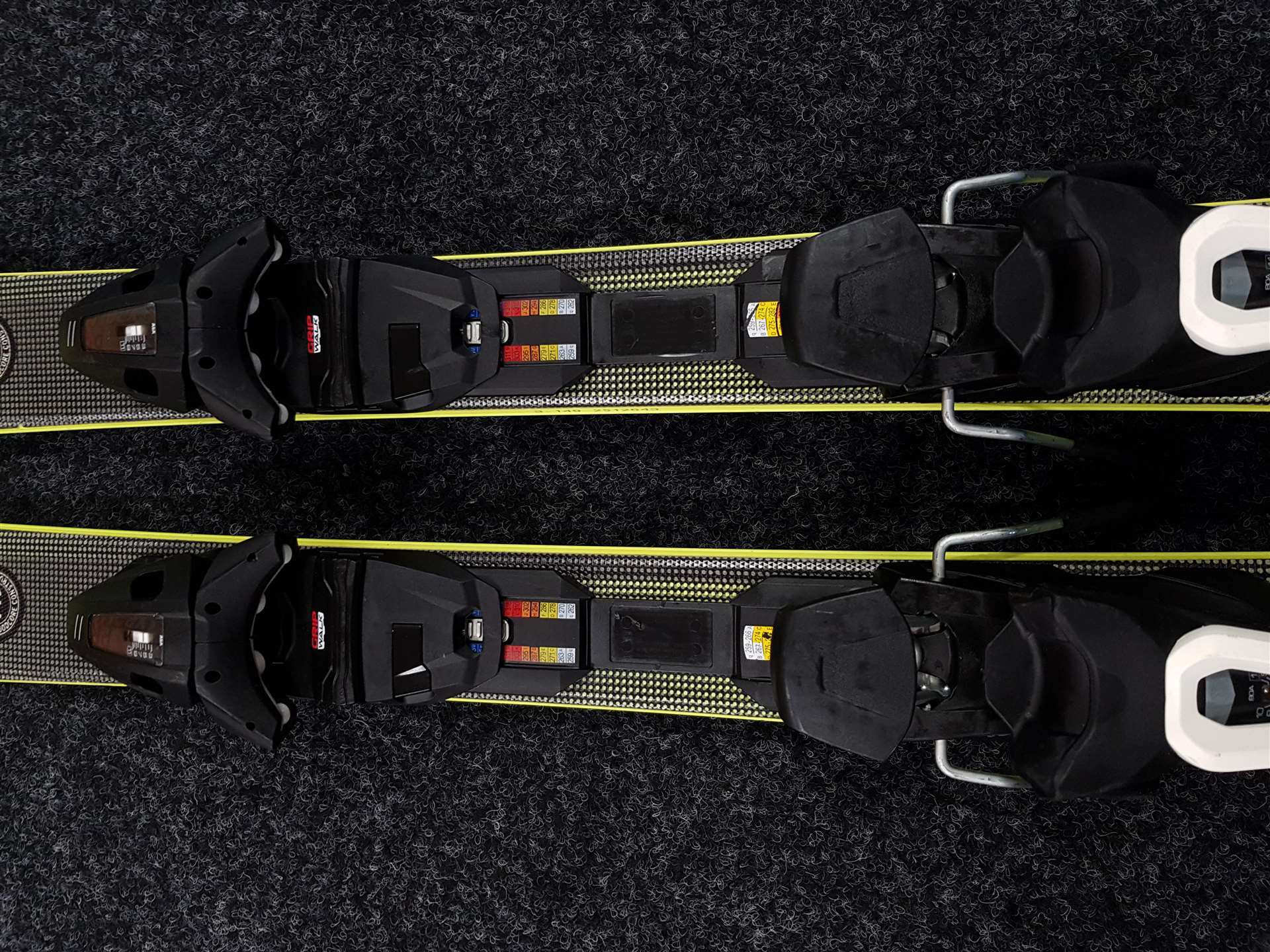 Použité lyže HEAD Shape SX + viazanie Head 11