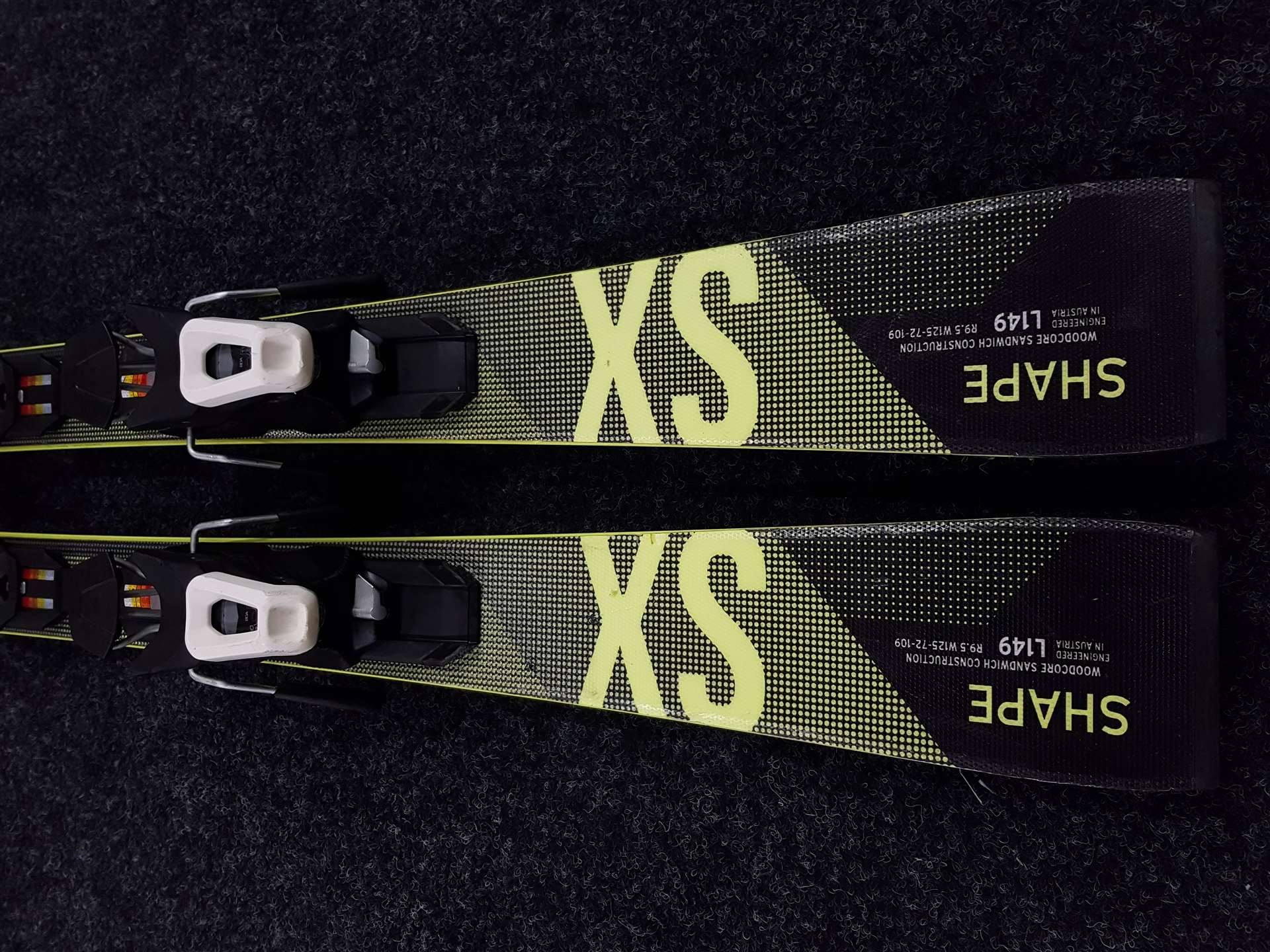 Použité lyže HEAD Shape SX + viazanie Head 11