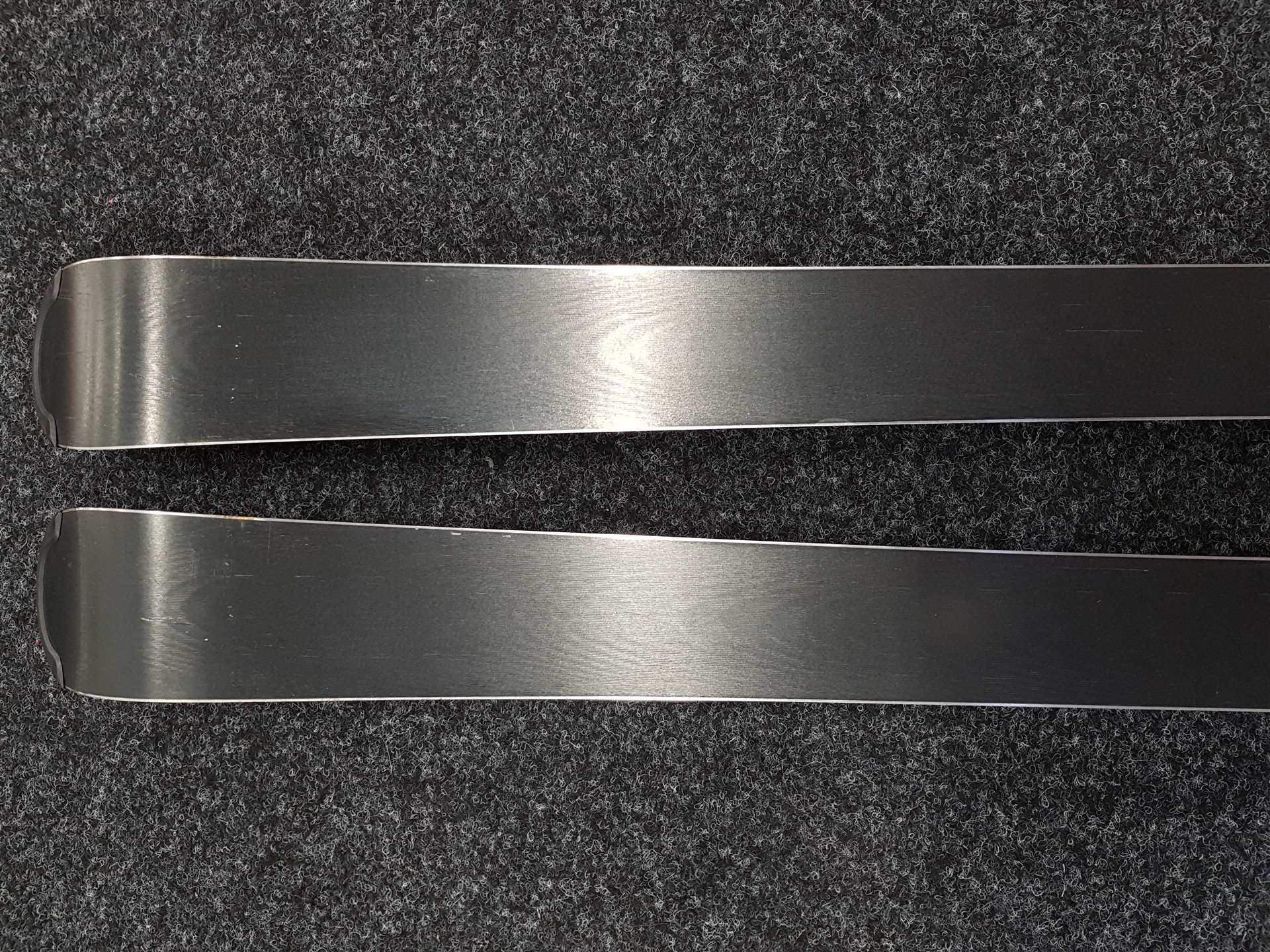 Použité lyže ATOMIC Black Minx + viazanie Atomic 4Tix 10