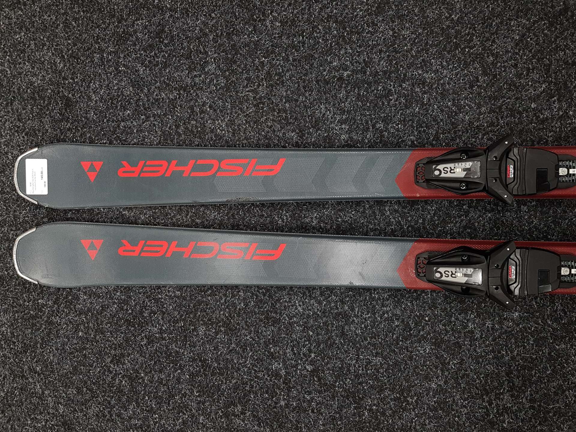 Použité lyže FISCHER Fire + viazanie Fischer RS 9