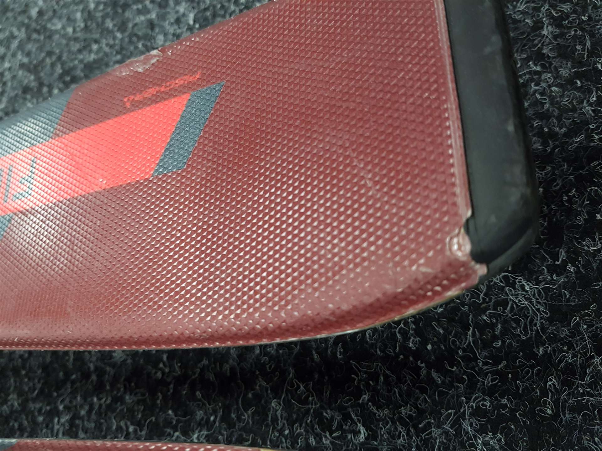 Použité lyže FISCHER Fire + viazanie Fischer RS 9