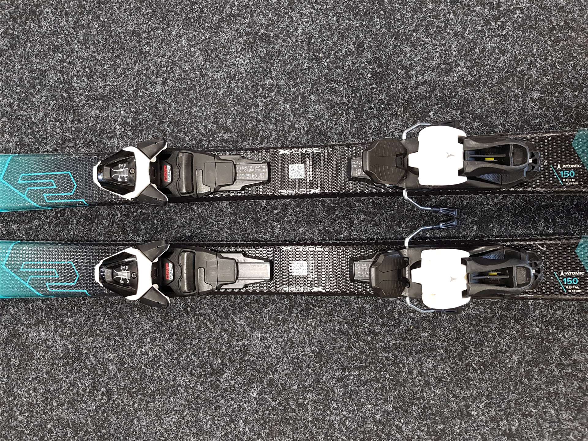 Použité lyže ATOMIC Redster X2 + viazanie Atomic L6