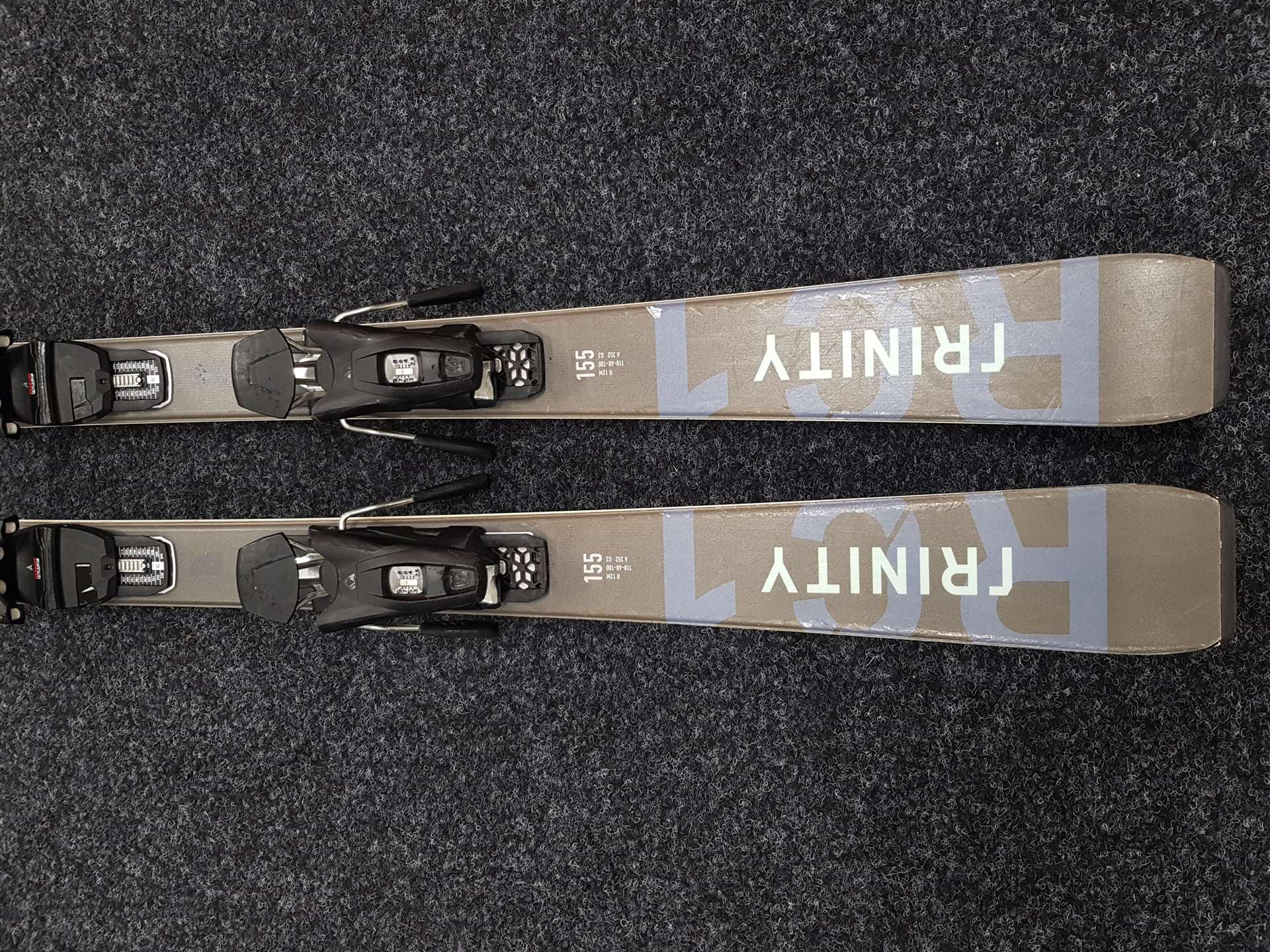 Použité lyže FISCHER Trinity  + viazanie Fischer RS 9