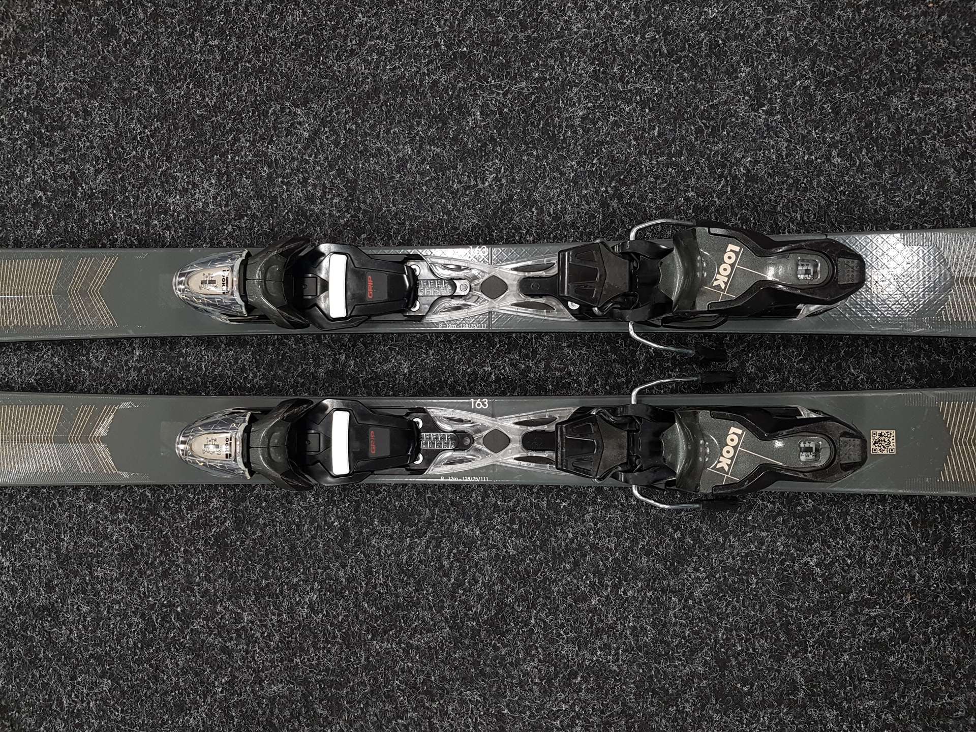 Použité lyže ROSSIGNOL Nova 8 + viazanie Look Xpress 11