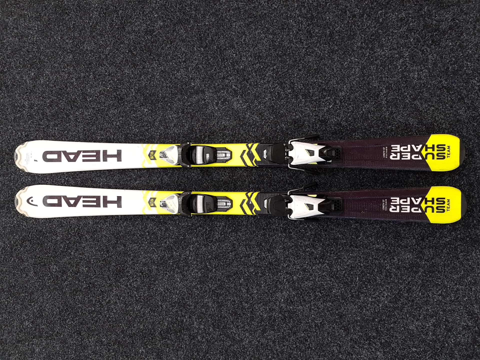 Použité lyže HEAD Super Shape ERA 2.0 + viazanie Head SLR 7.5