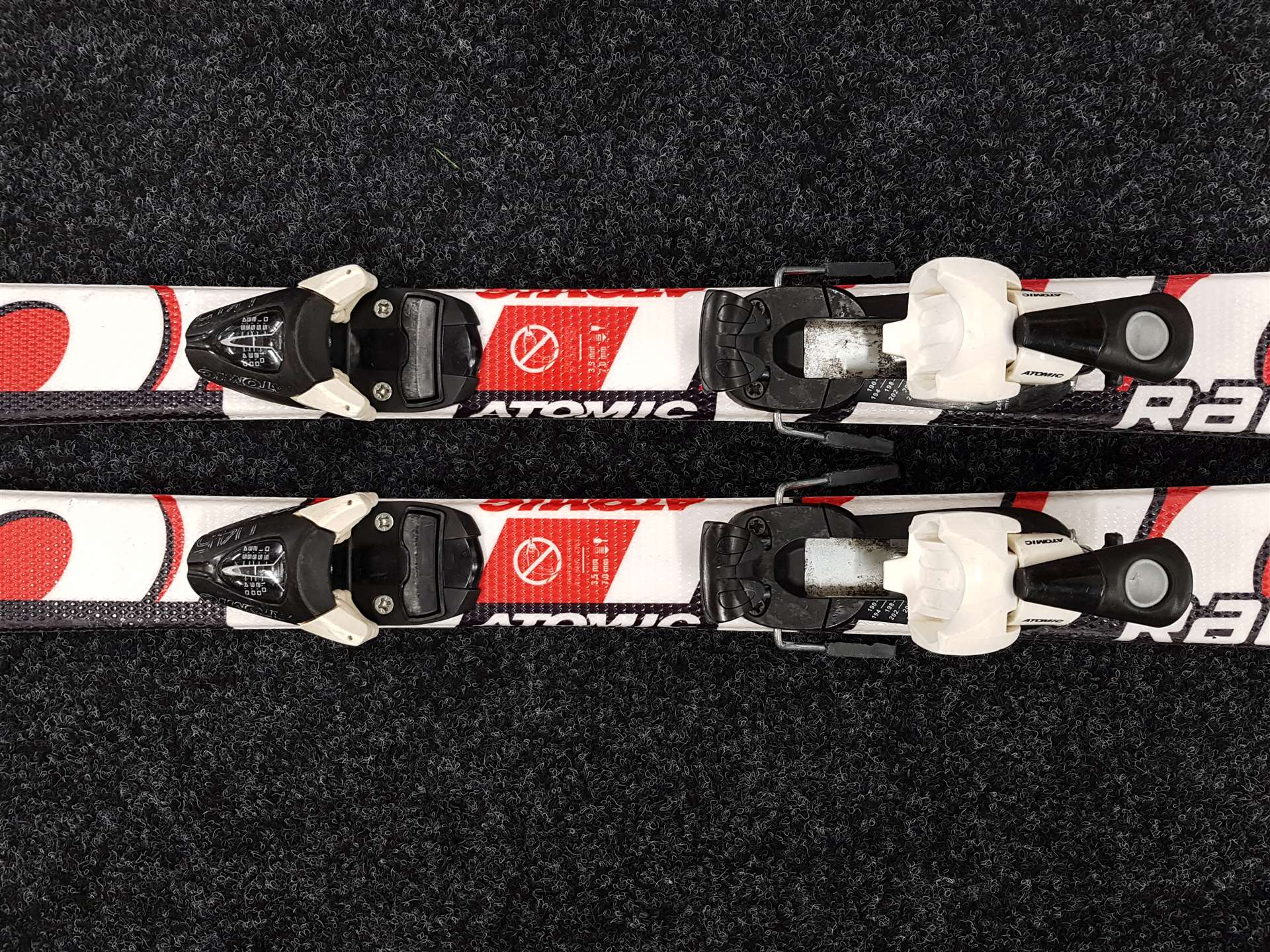 Použité lyže Atomic Race 7 + viazanie Atomic Evox