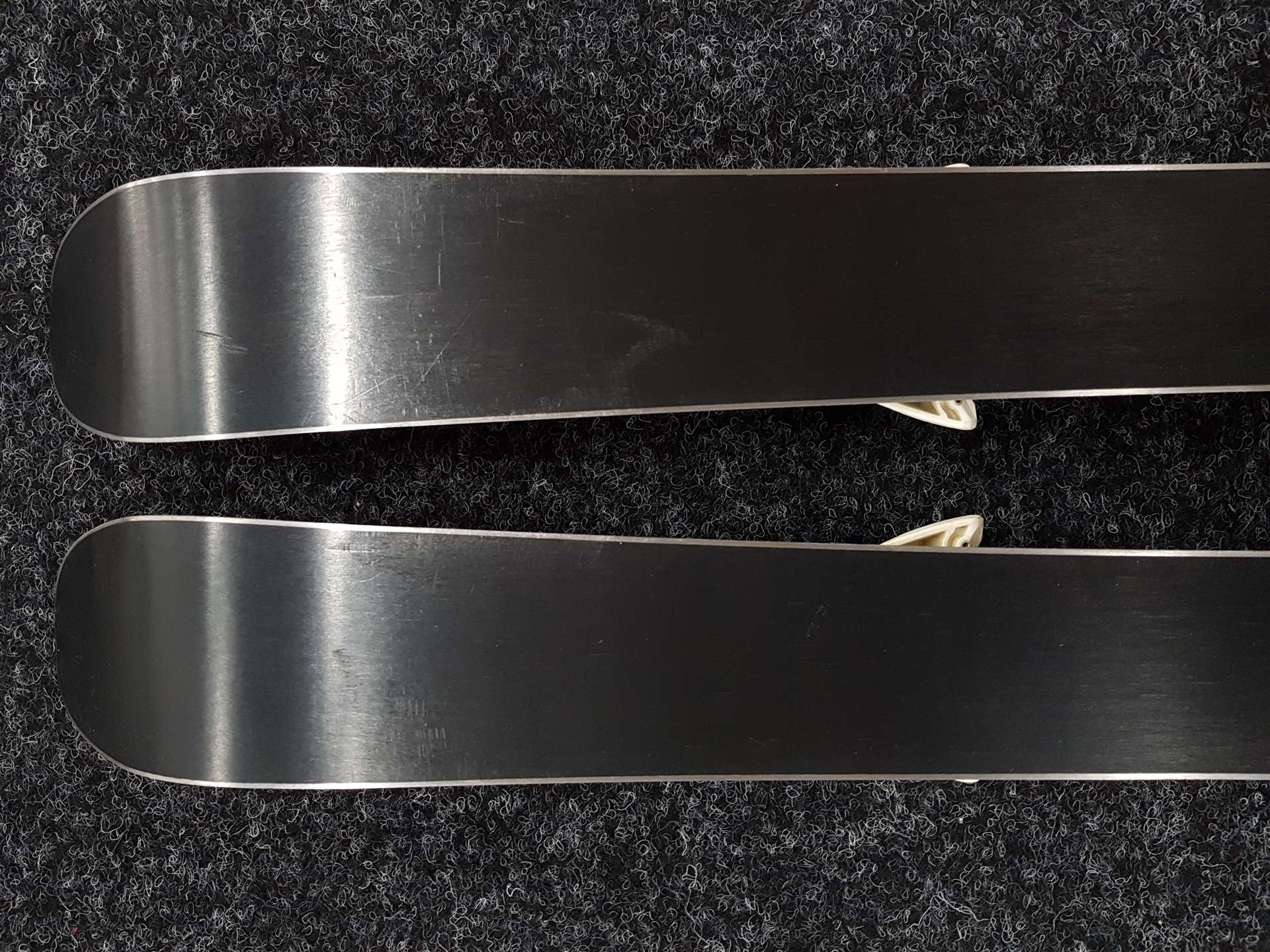 Použité lyže ATOMIC Bend-X J2 + viazanie Atomic C5