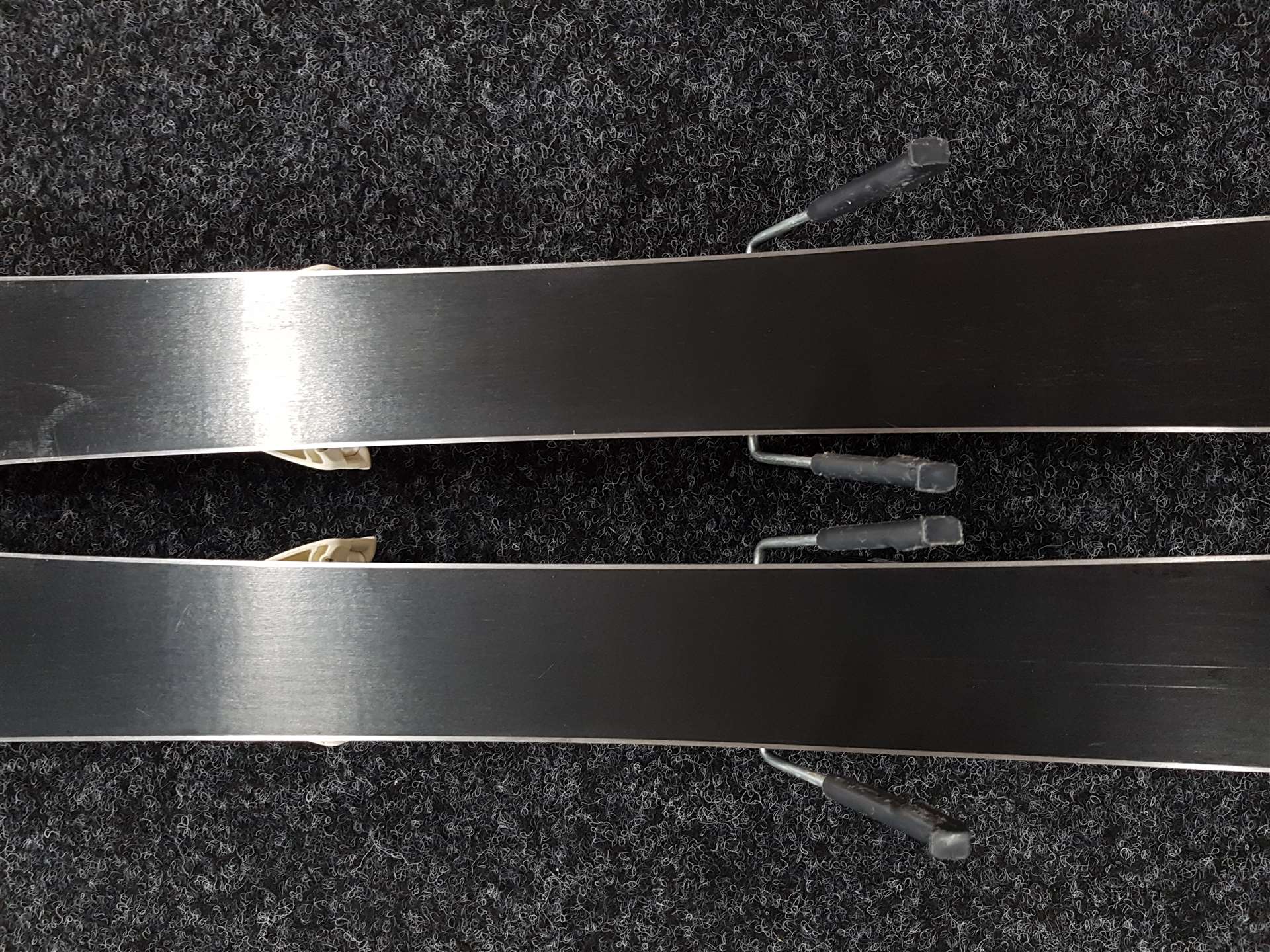 Použité lyže ATOMIC Bend-X J2 + viazanie Atomic C5