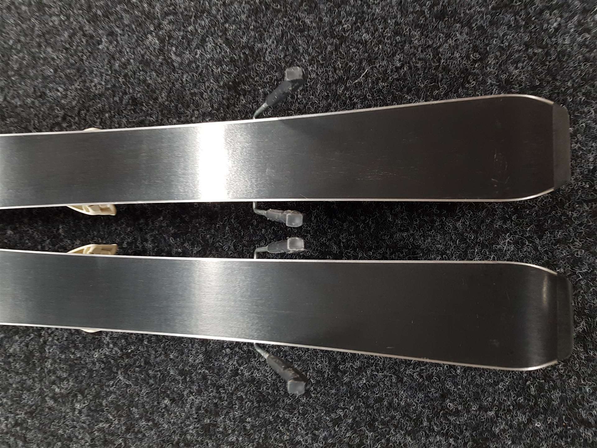 Použité lyže ATOMIC Bend-X J2 + viazanie Atomic C5