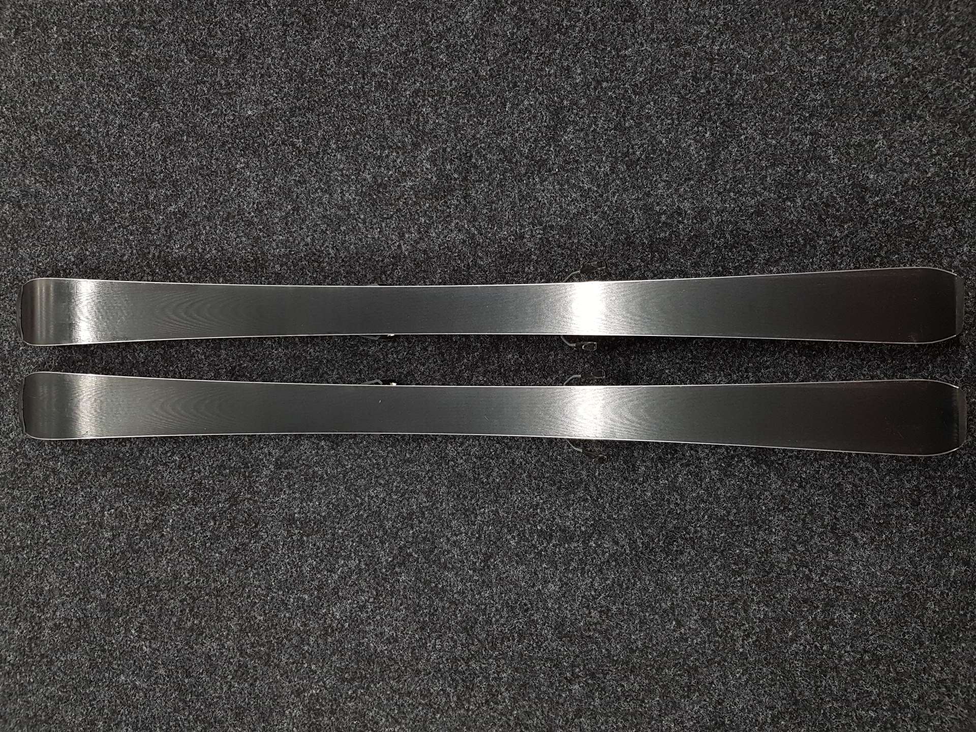 Použité lyže ATOMIC Redster Bend-x + viazanie Atomic 5,5