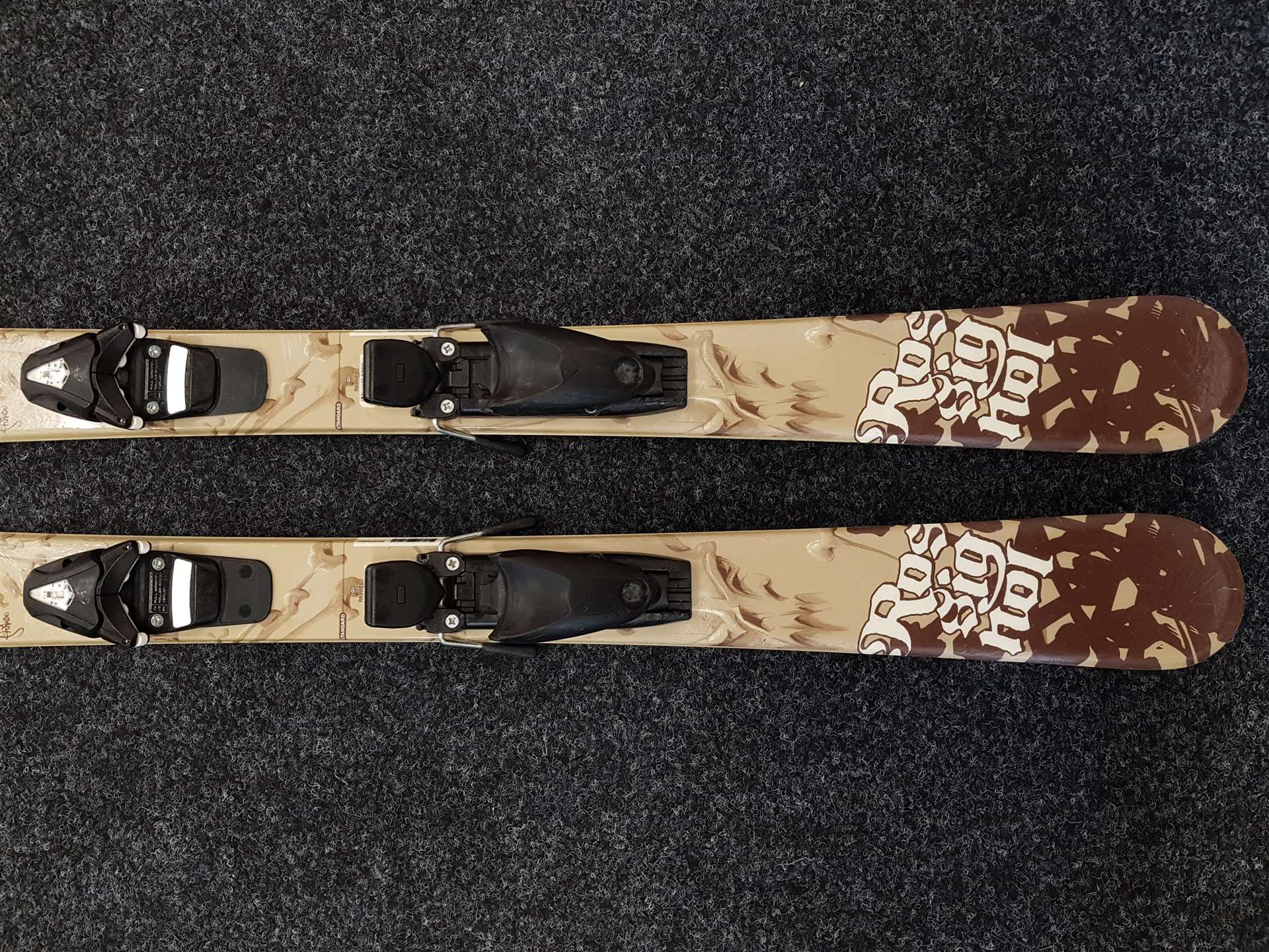 Použité freestyle lyže ROSSIGNOL S1 JR + viazanie Tyrolia 4,5