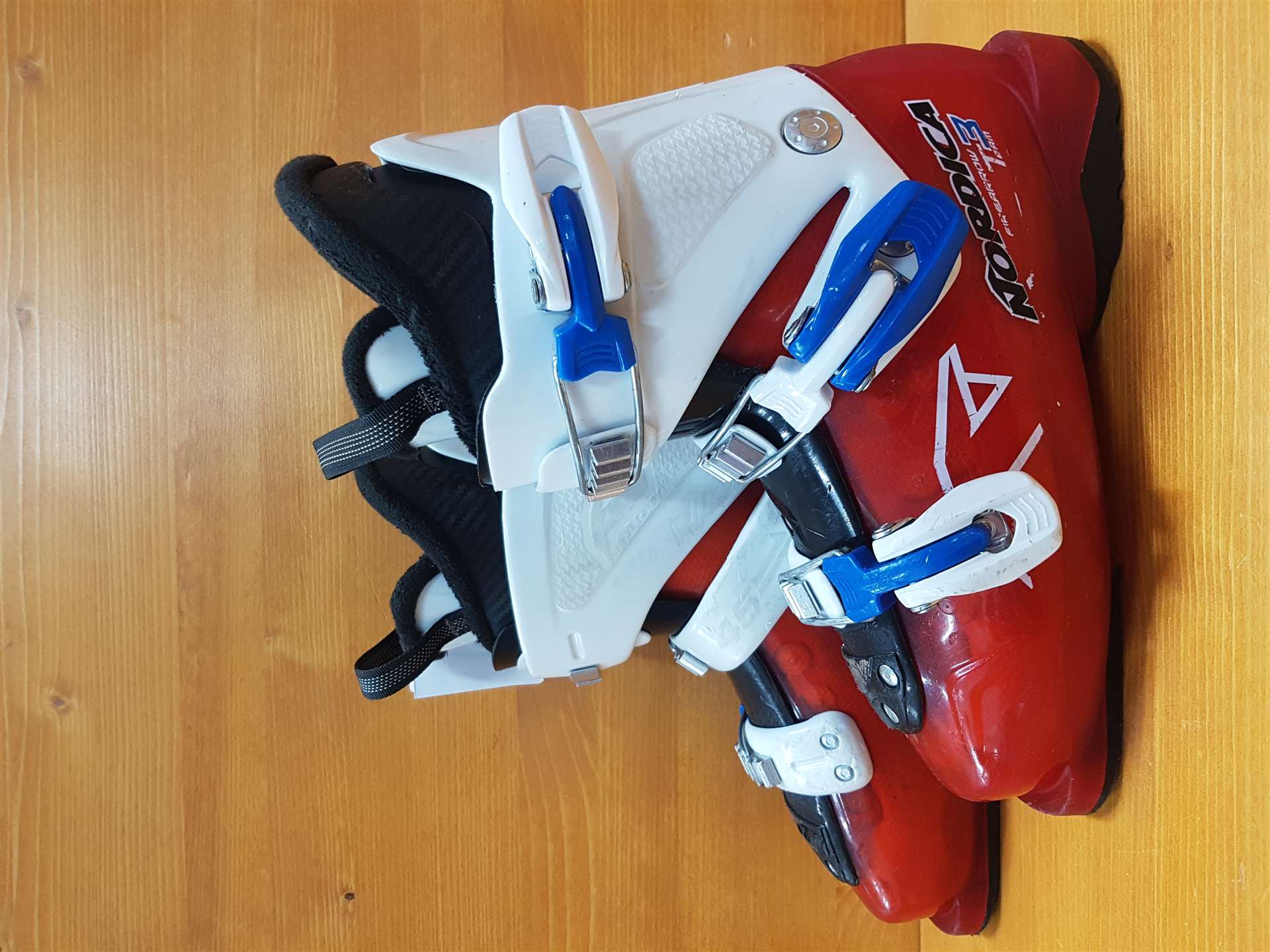 Použité lyžiarky NORDICA Firearrow Team 3