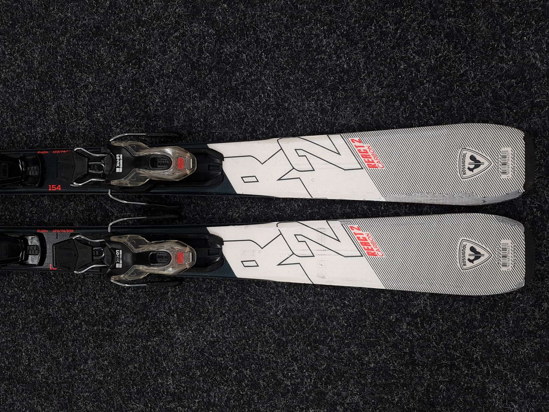 Použité lyže ROSSIGNOL React 2 Carbon + viazanie Look Xpress 10