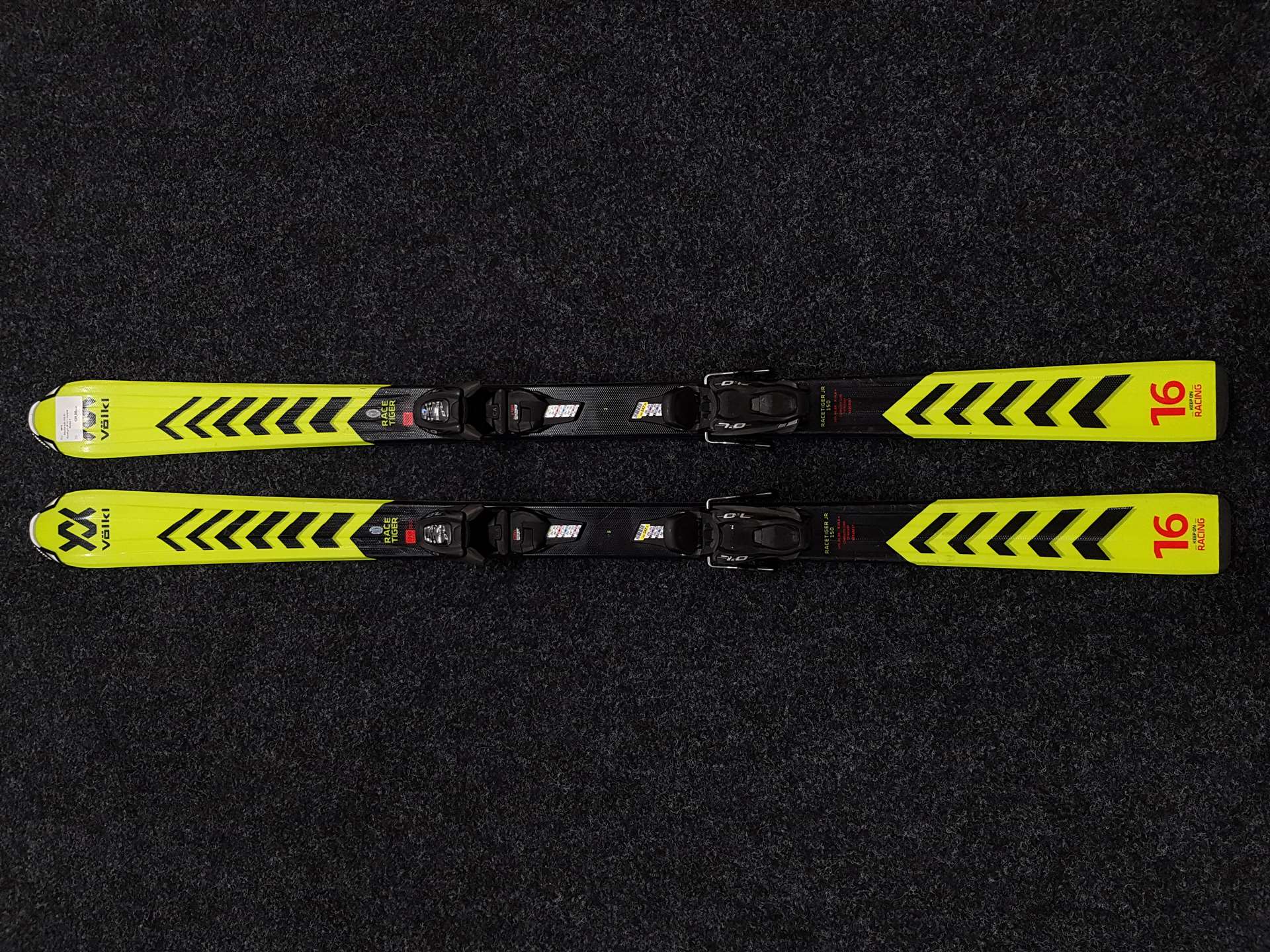 Použité lyže VOLKL Racetiger JR 16 + viazanie Marker 7