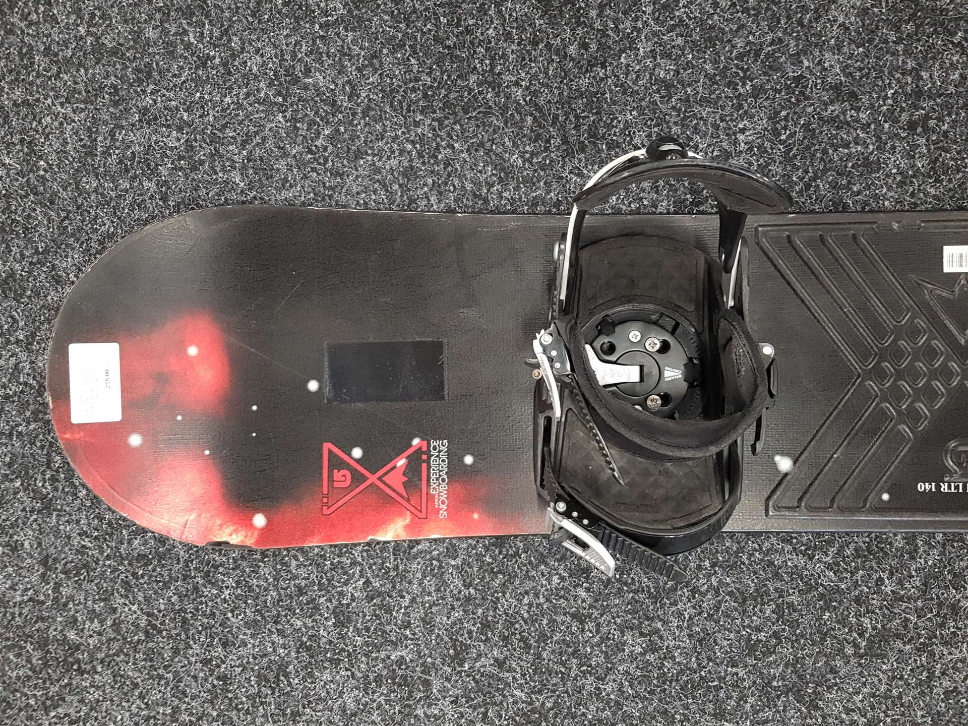 Použitý snowboard BURTON Experience + viazanie Head veľkosť S