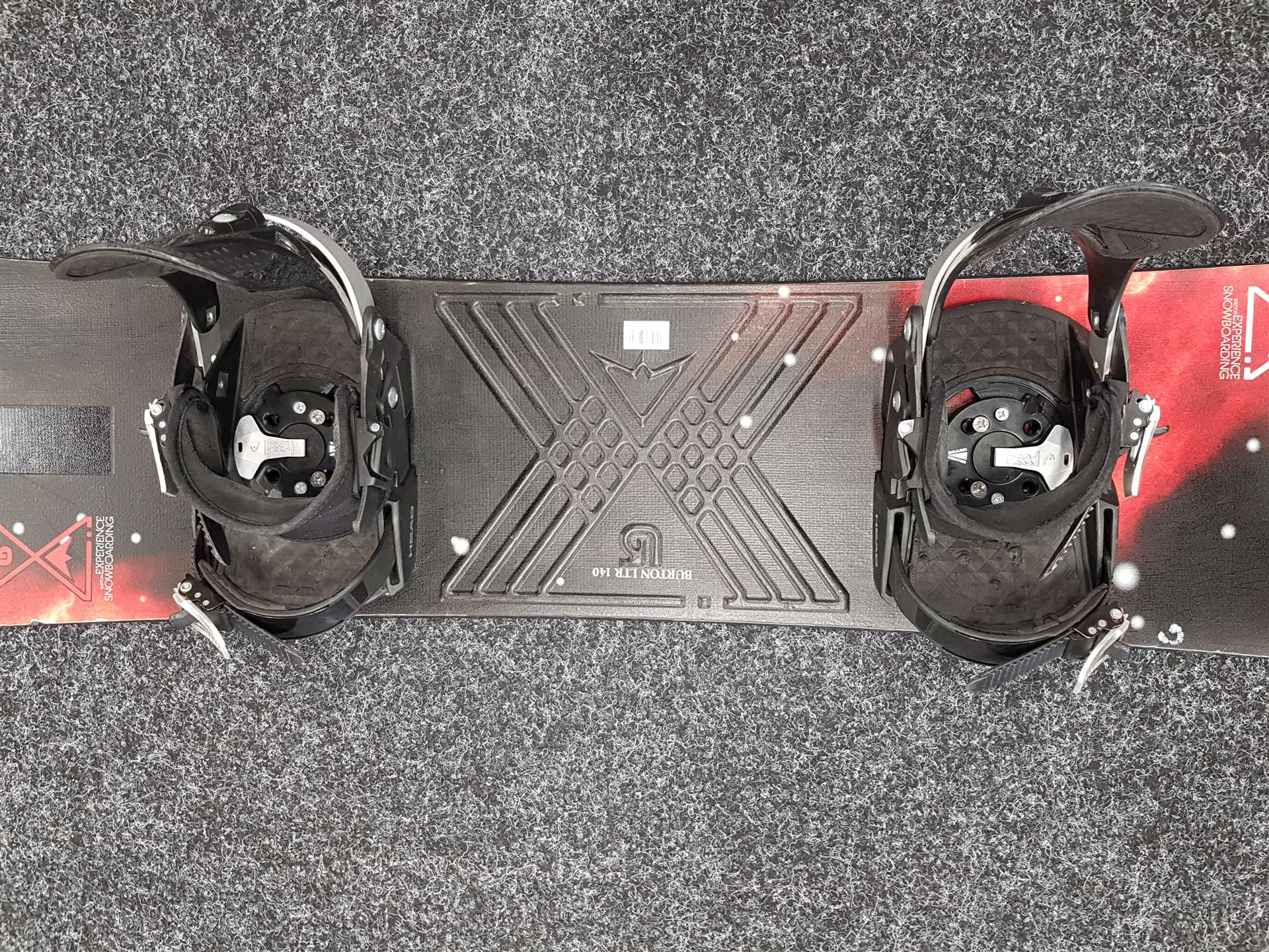 Použitý snowboard BURTON Experience + viazanie Head veľkosť S