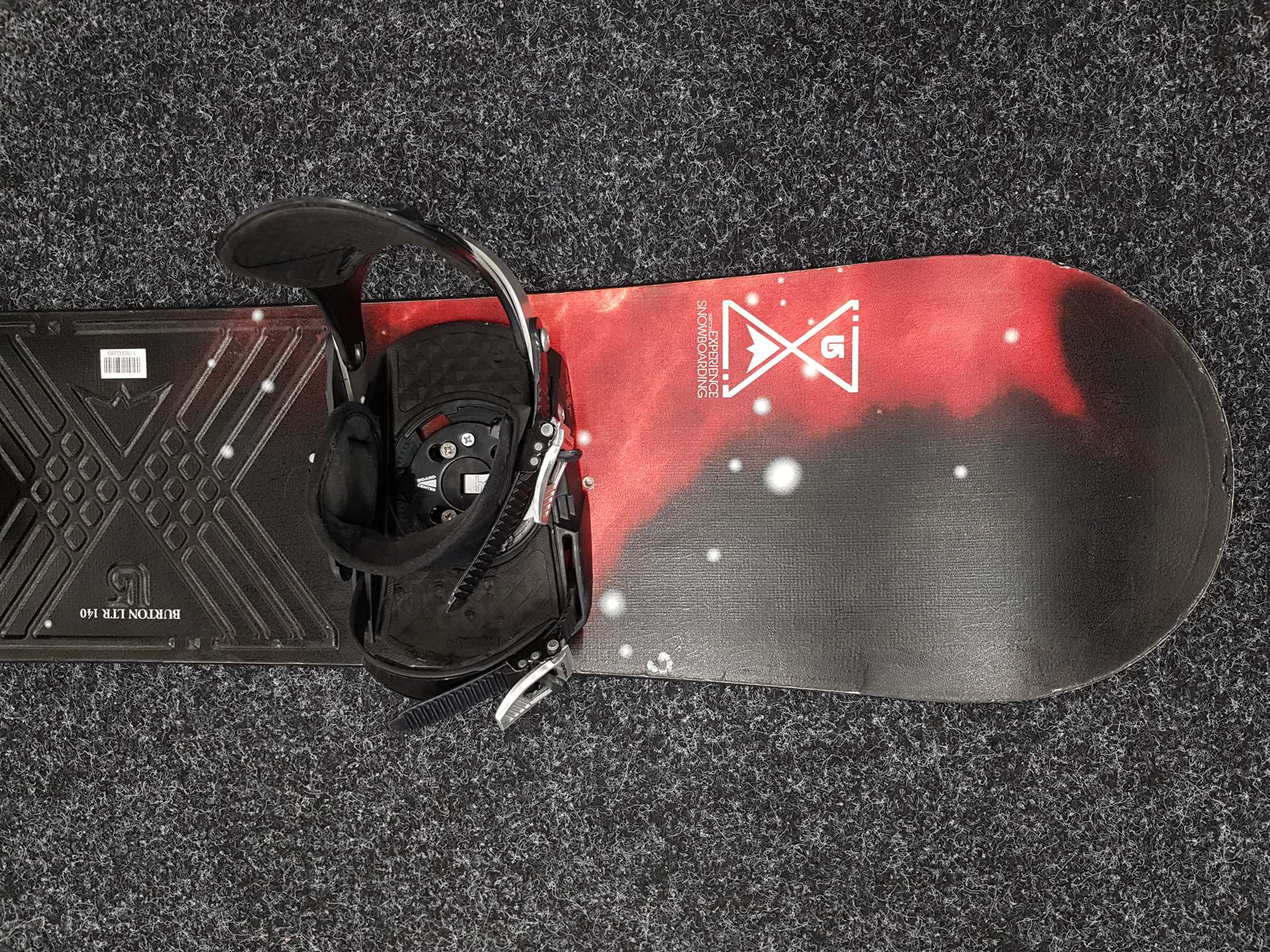 Použitý snowboard BURTON Experience + viazanie Head veľkosť S