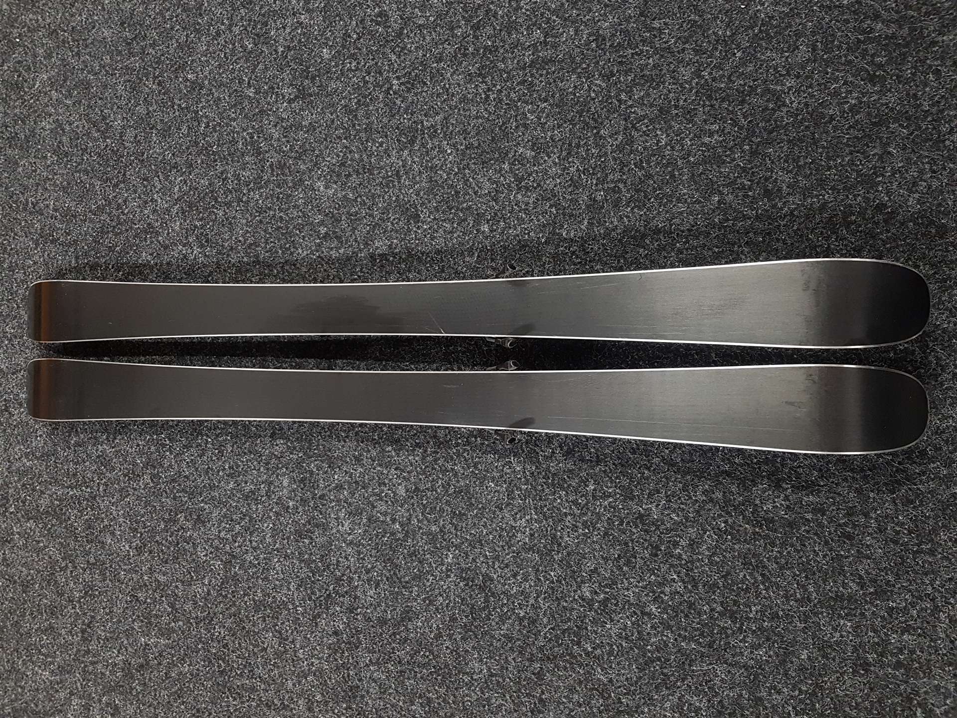 Použité freestyle lyže BLIZZARD Gunsmoke Jr + viazanie Blizzard 7.0