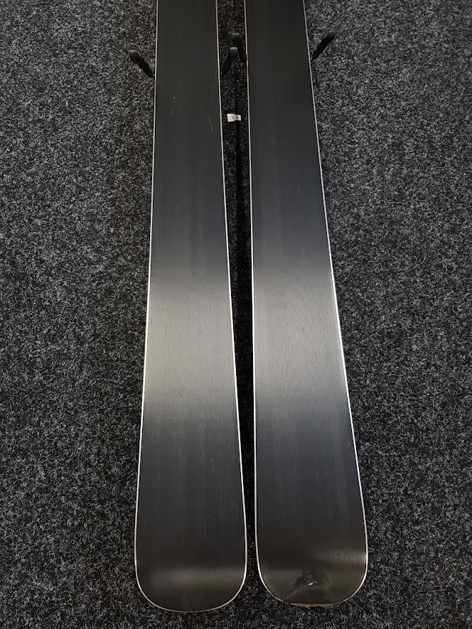 Použité lyže VOLKL Kendo + viazanie Marker Squire 11