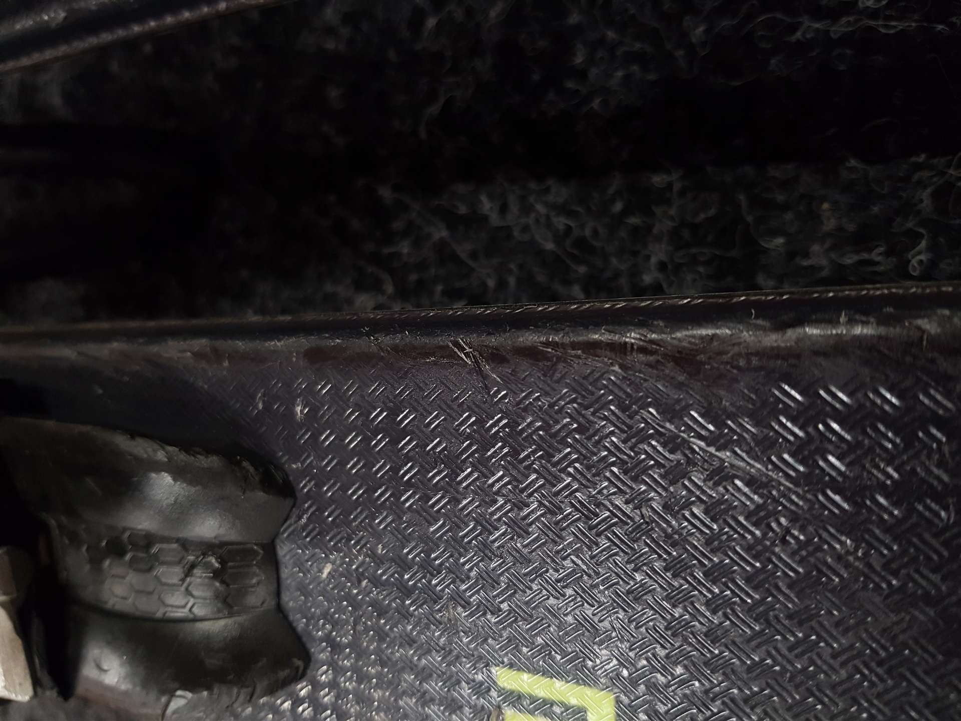 Použité lyže HEAD Supershape + viazanie Head 7.5