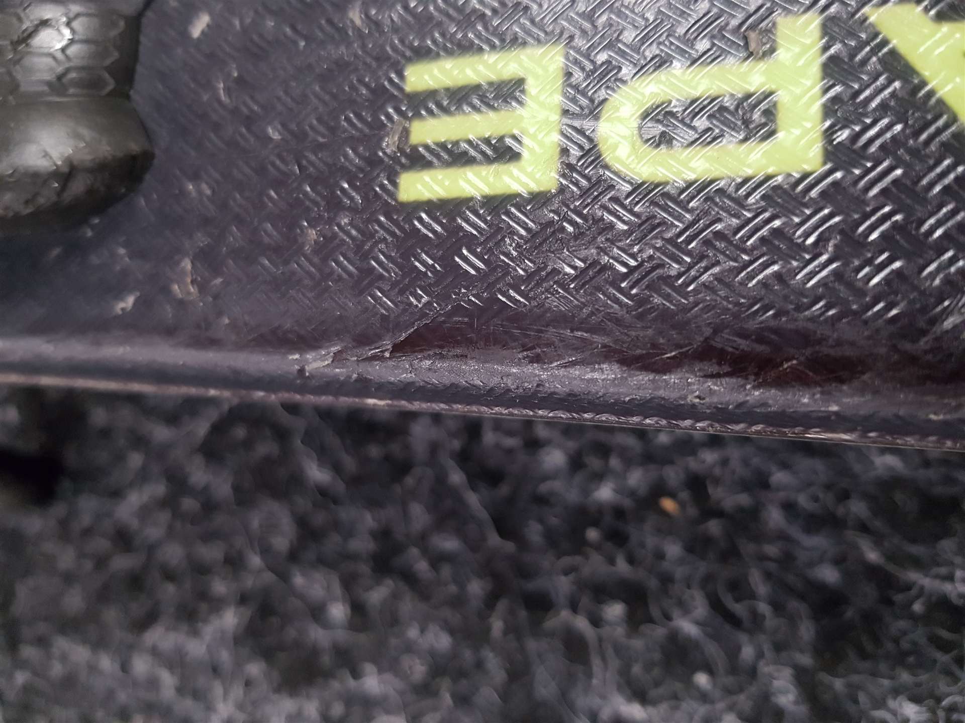 Použité lyže HEAD Supershape + viazanie Head 7.5