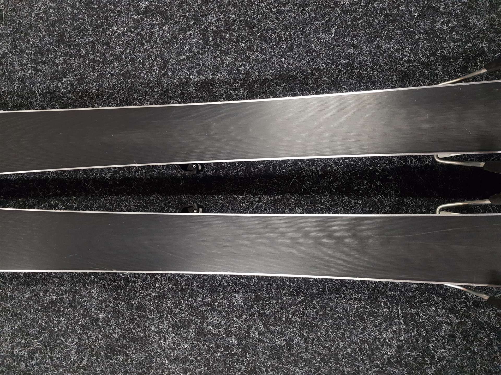 Použité lyže HEAD Supershape + viazanie Head 7.5