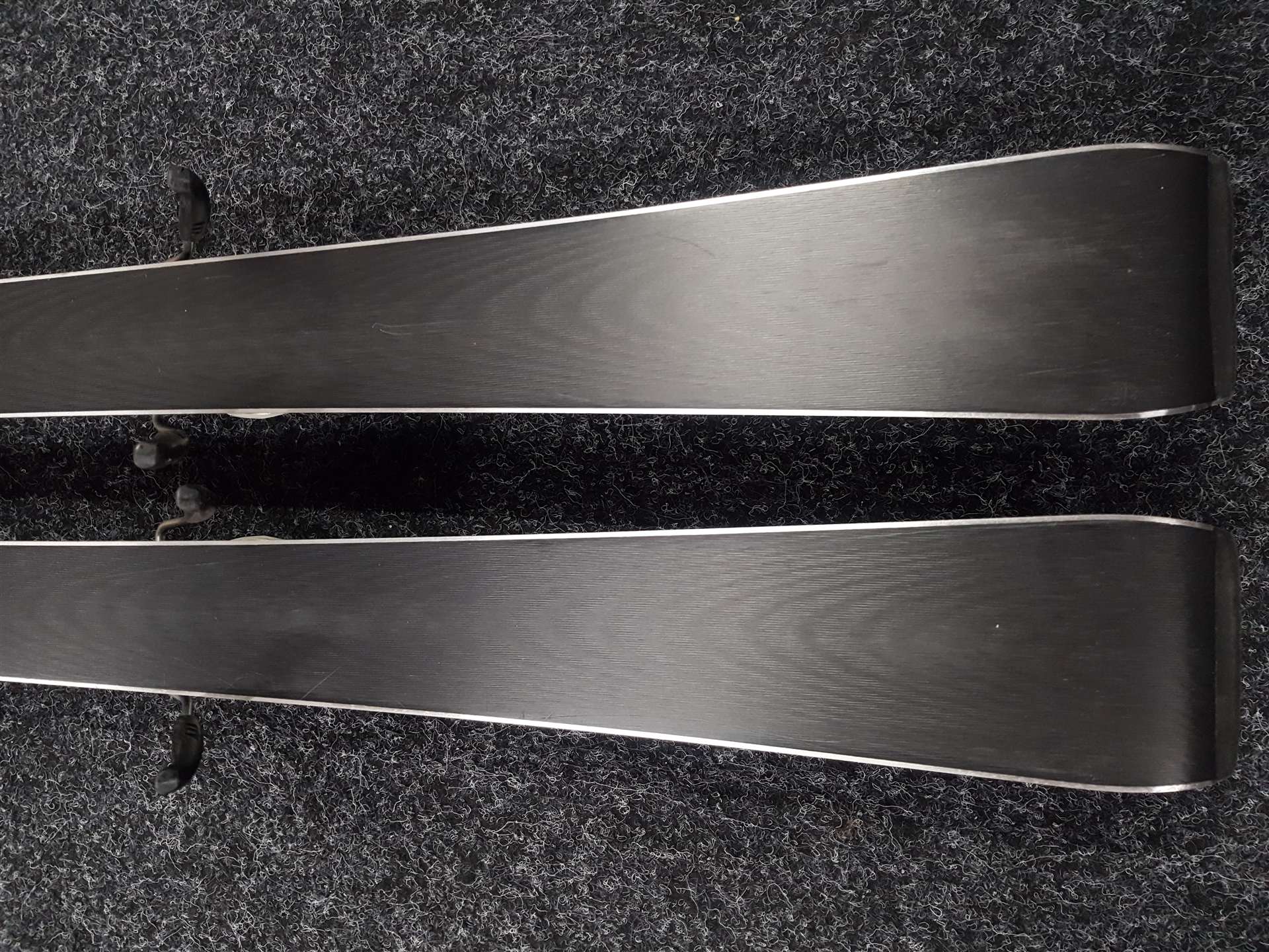 Použité lyže HEAD Supershape + viazanie Head 7.5