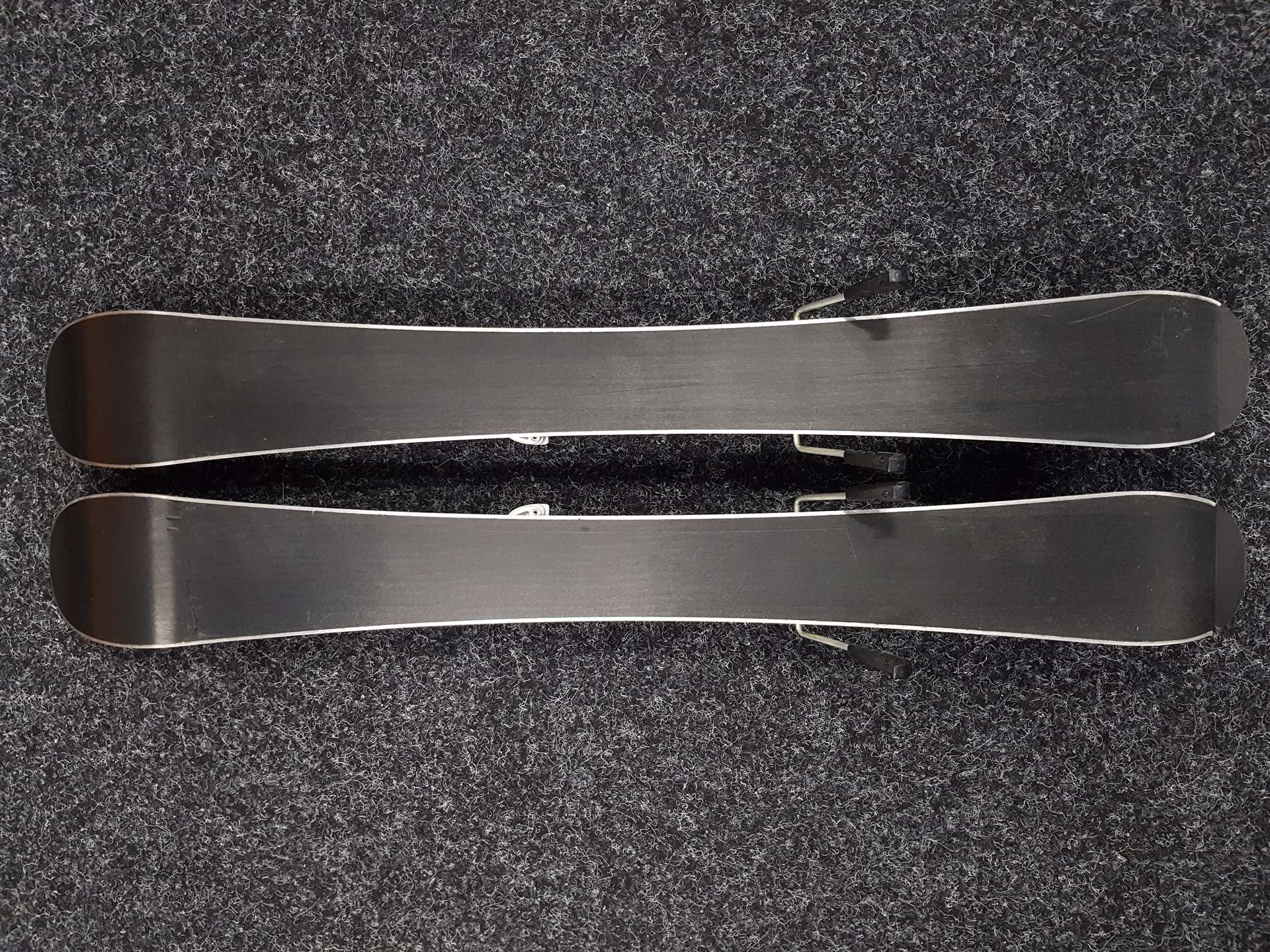 Použité detské lyže WEDZE Boost 100 + viazanie Tyrolia SMR 4.5