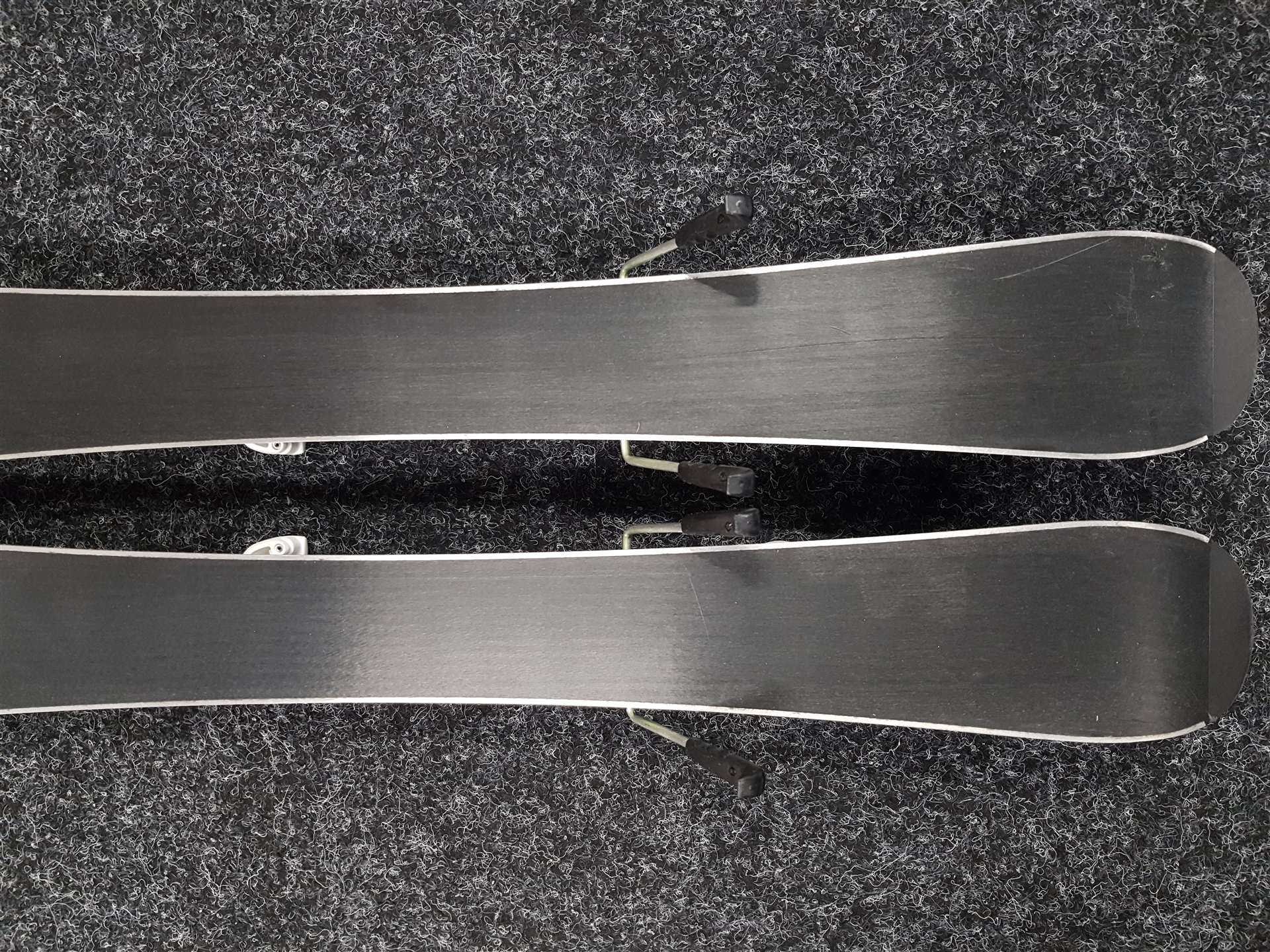 Použité detské lyže WEDZE Boost 100 + viazanie Tyrolia SMR 4.5