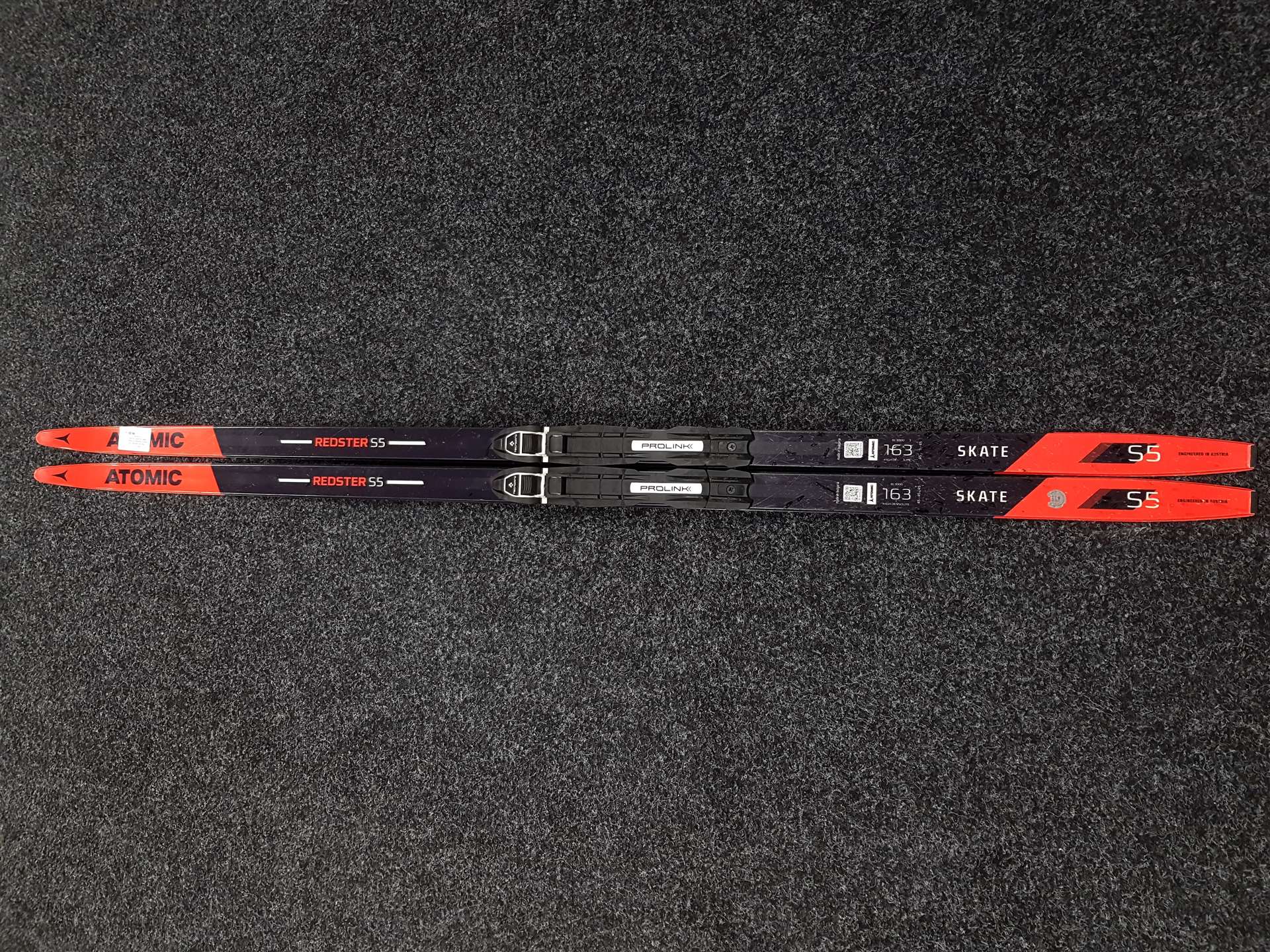 Použité bežecké lyže Atomic Redster S5 Skate + NNN viazanie Tecnopro Prolink