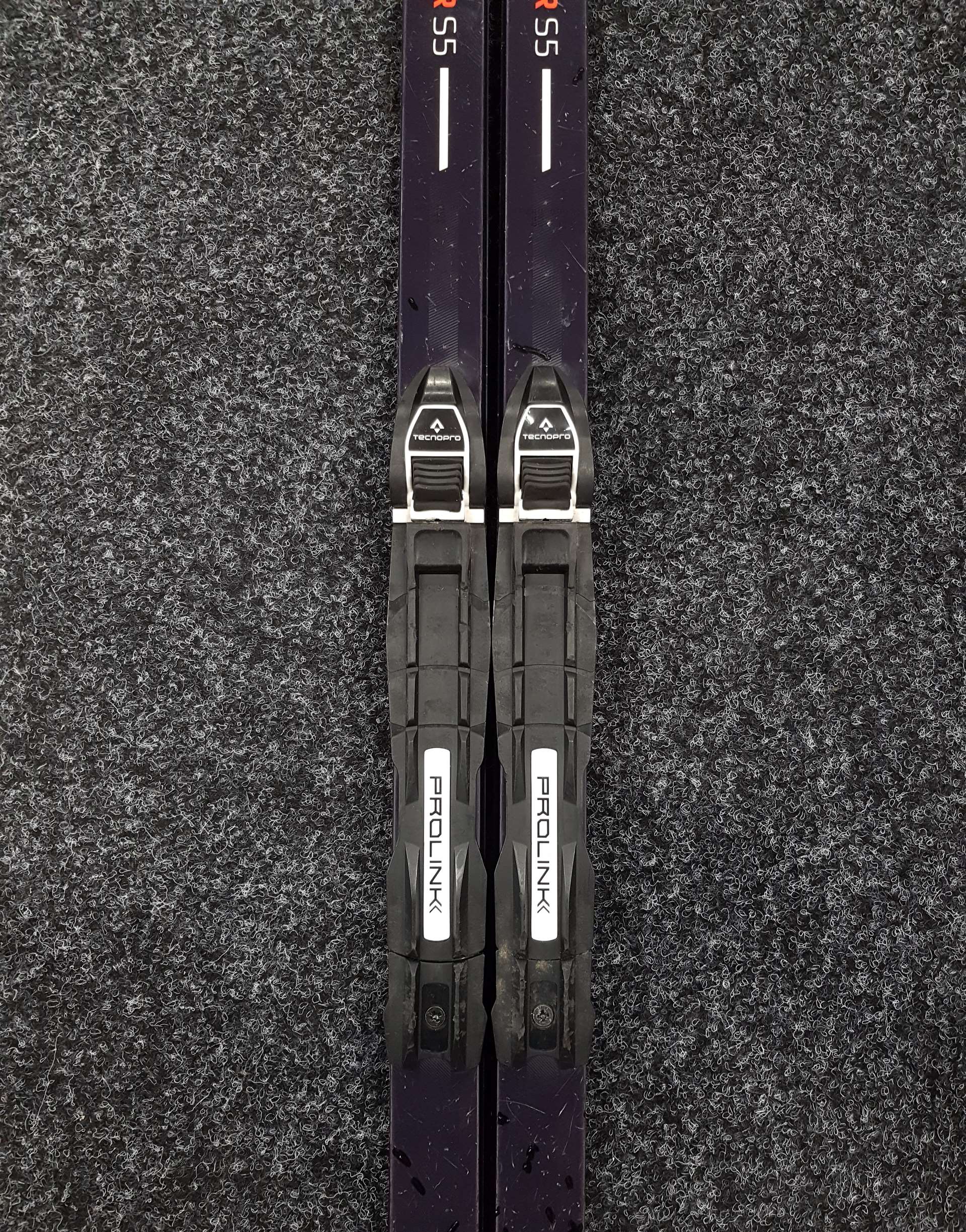 Použité bežecké lyže Atomic Redster S5 Skate + NNN viazanie Tecnopro Prolink
