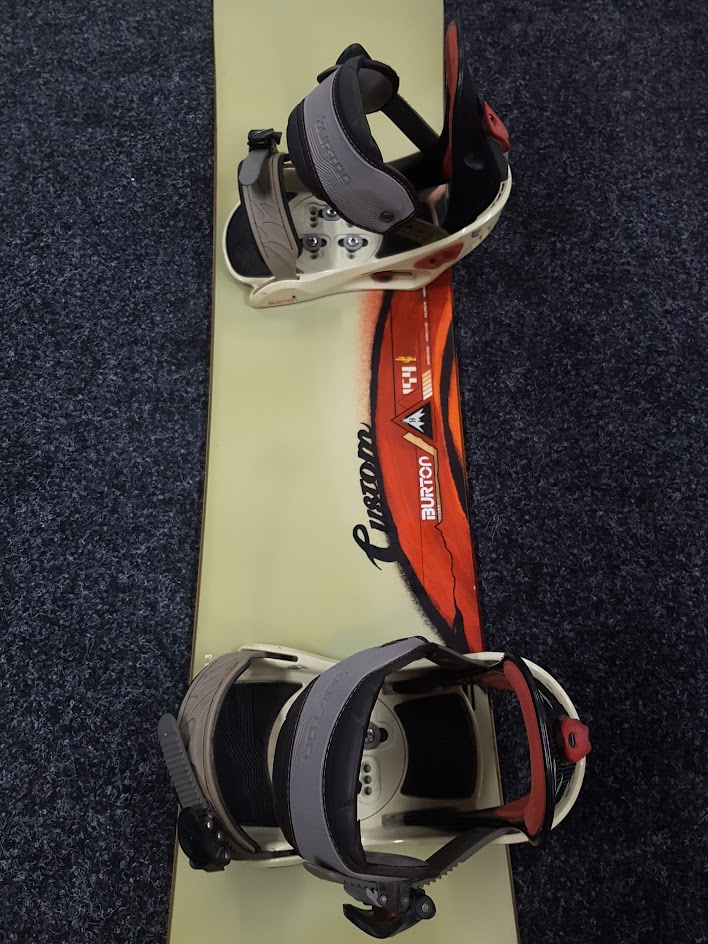 Použitý snowboard Burton Custom + viazanie Burton veľkost M