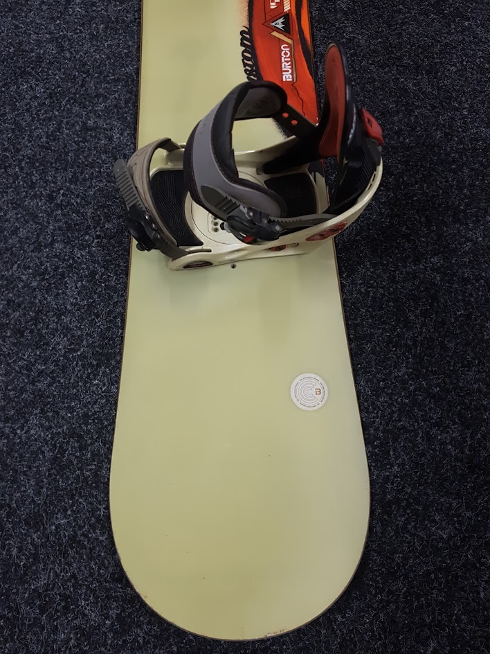 Použitý snowboard Burton Custom + viazanie Burton veľkost M