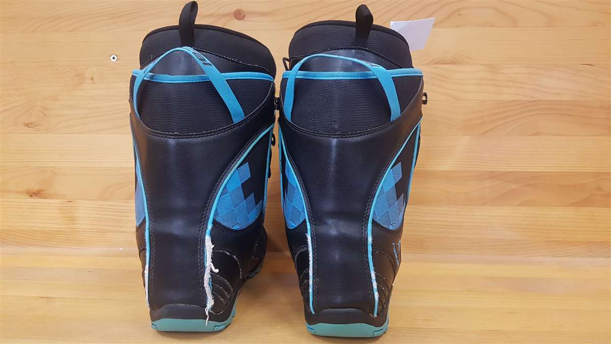 Bazárové snowboardové topánky Radical čiernomodré