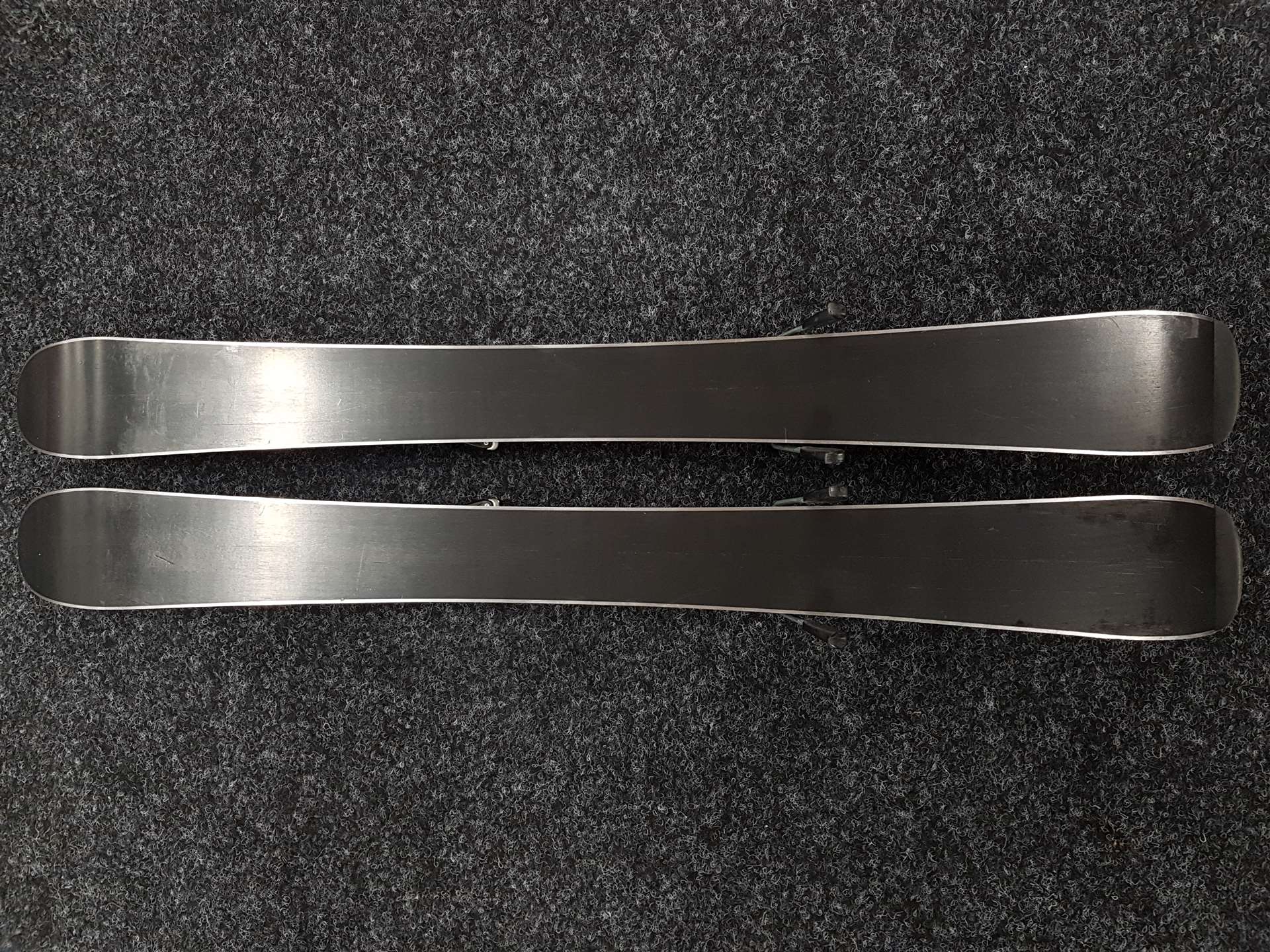 Použité lyže HEAD Super Shape + viazanie Tyrolia  L.R 4.5