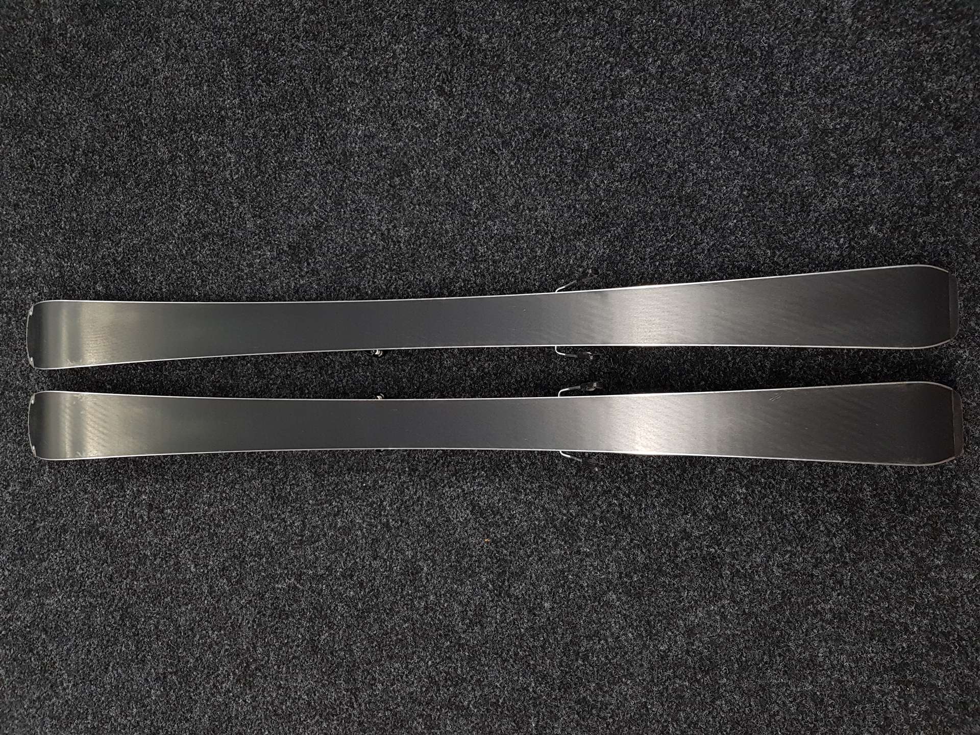 Použité lyže SALOMON Max + viazanie Salomon M10