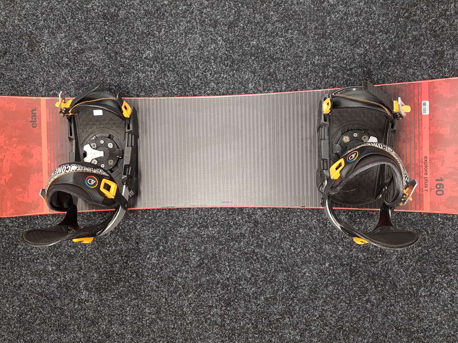Použitý snowboard Elan Explore plus R + viazanie Head veľkosť L