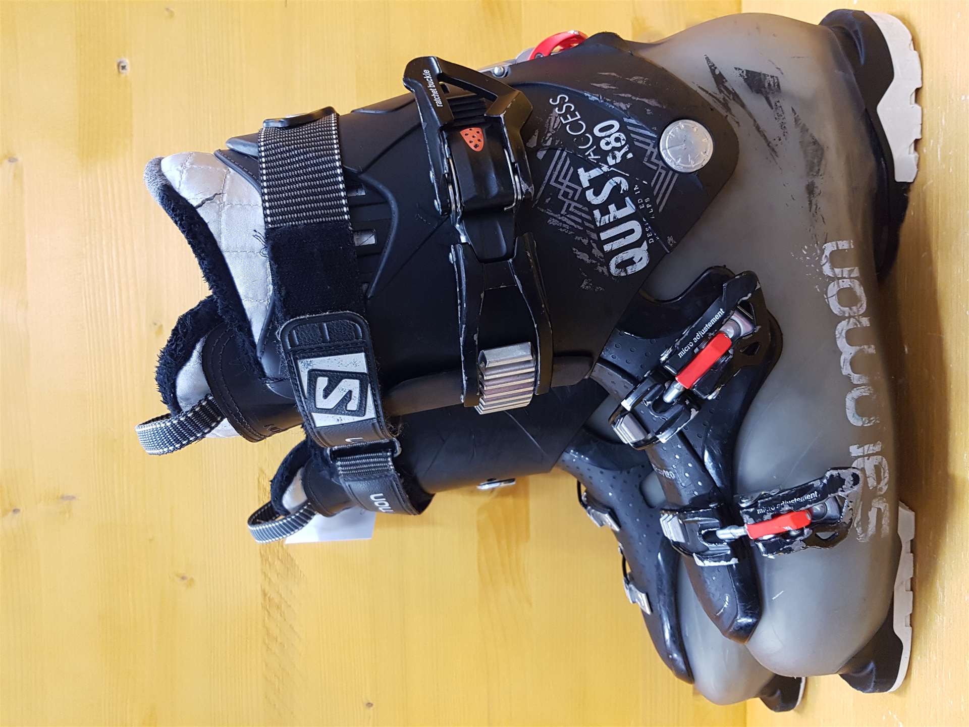 Použité lyžiarky Salomon Quest R80