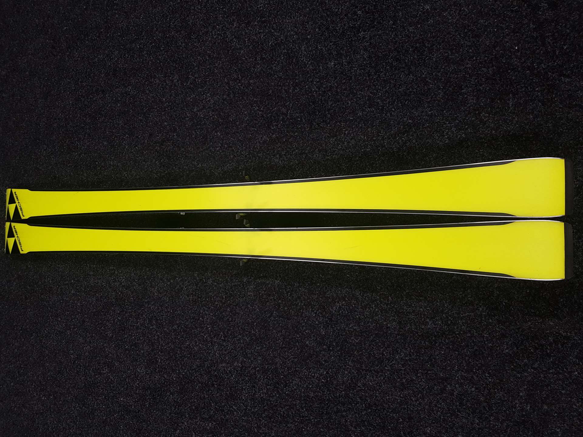 Použité lyže FISCHER The Curv RC4 + viazanie Fischer Z13