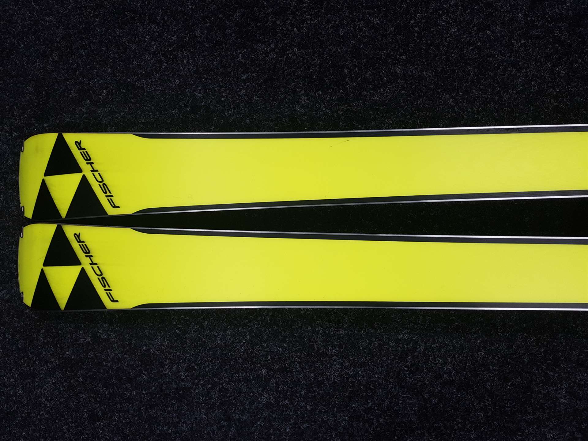 Použité lyže FISCHER The Curv RC4 + viazanie Fischer Z13