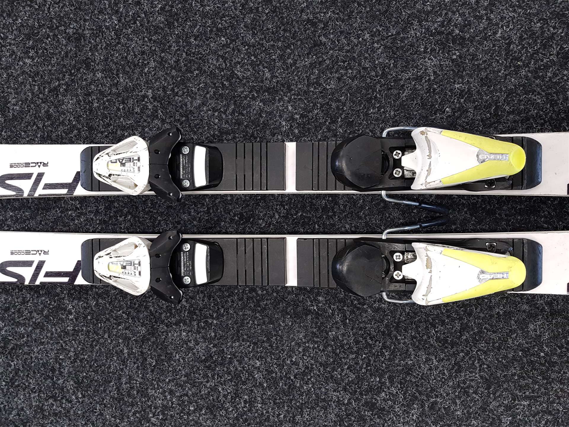 Použité lyže FISCHER RC4 Worldcup Aircarbon Ti + viazanie Head SX9