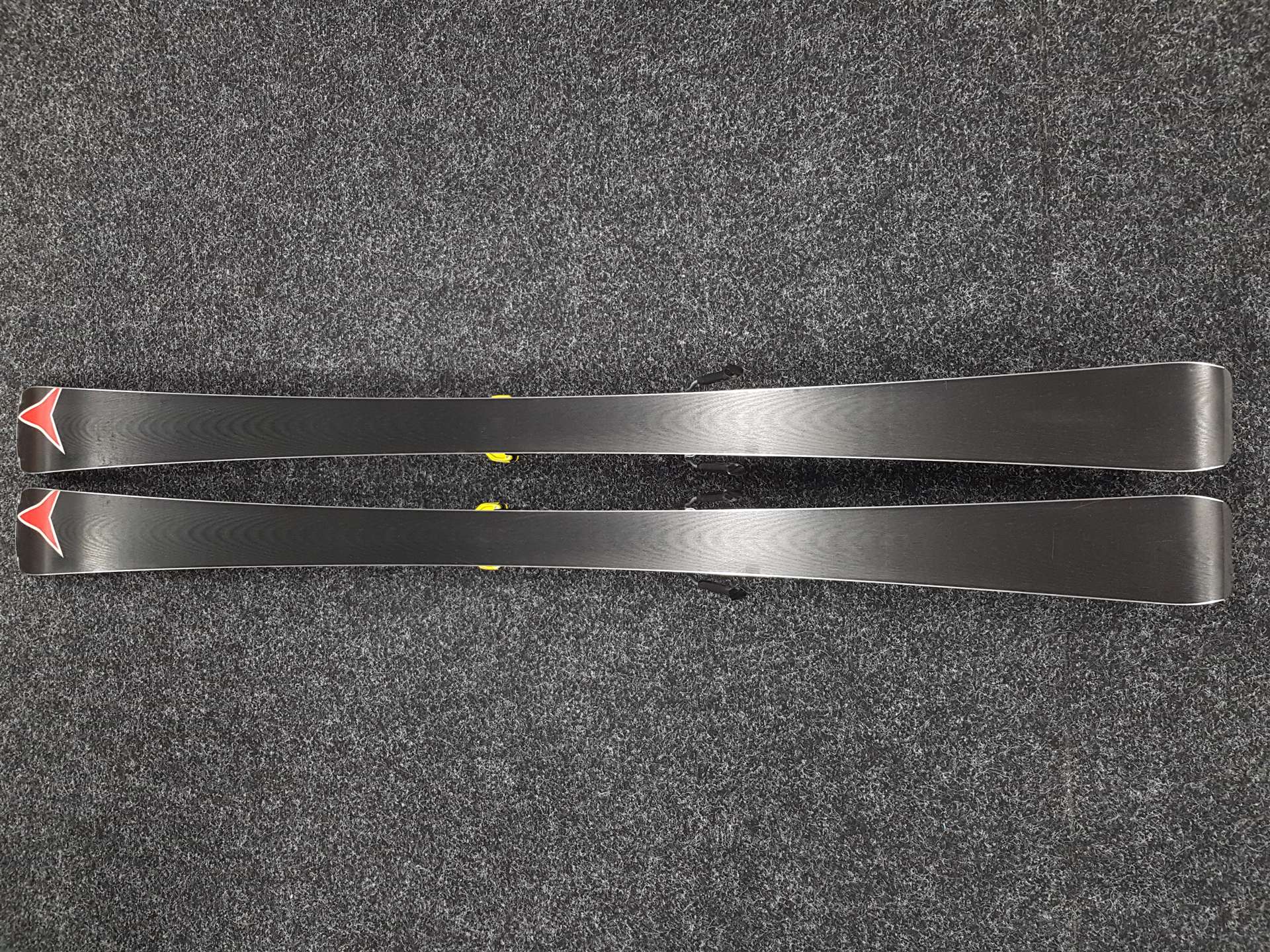 Použité lyže ATOMIC Redster SL + viazanie Atomic Neox 12