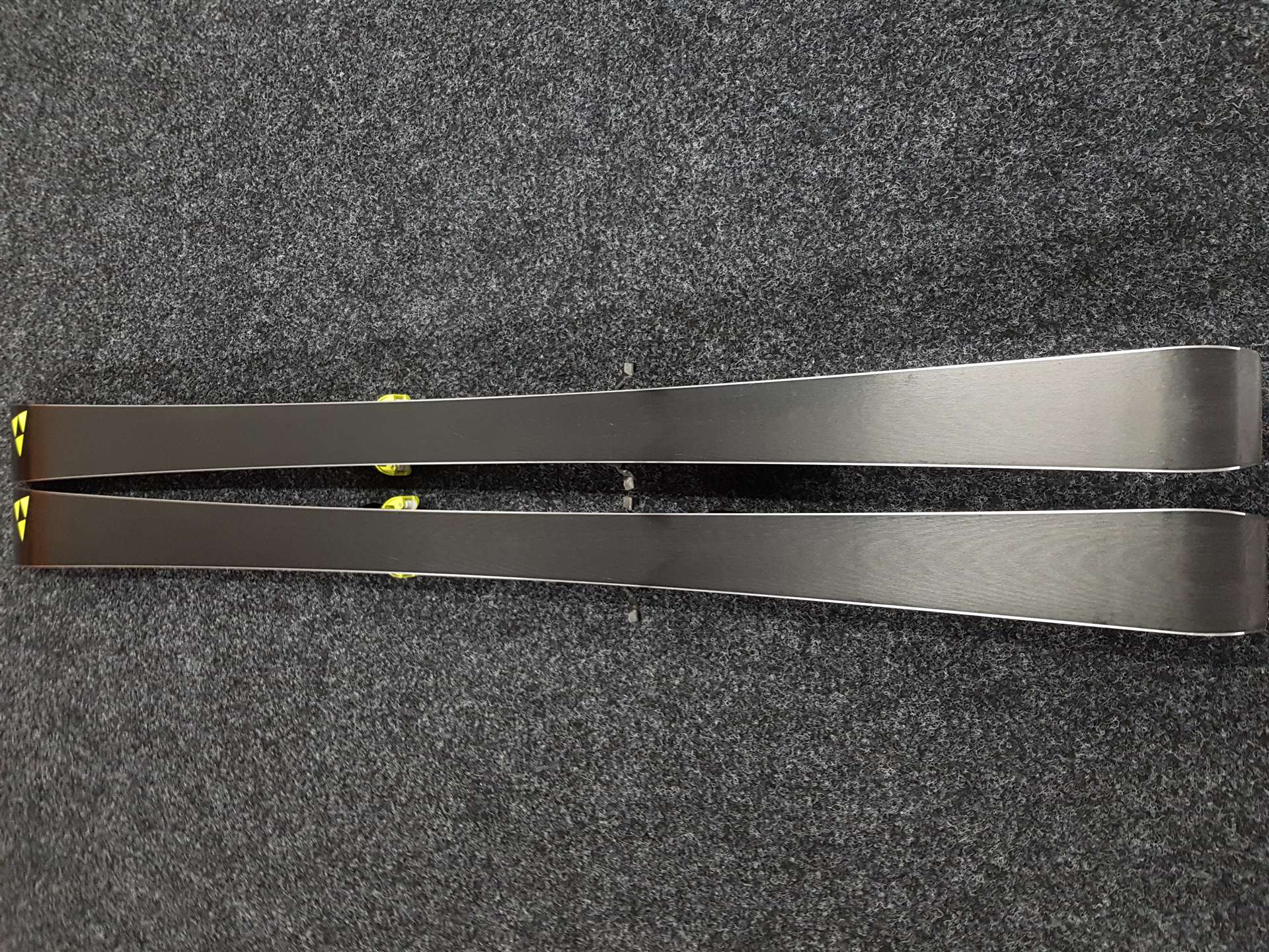 Použité lyže FISCHER RC4 Worldcup Aircarbon Ti  + viazanie Fischer RC4 Z11