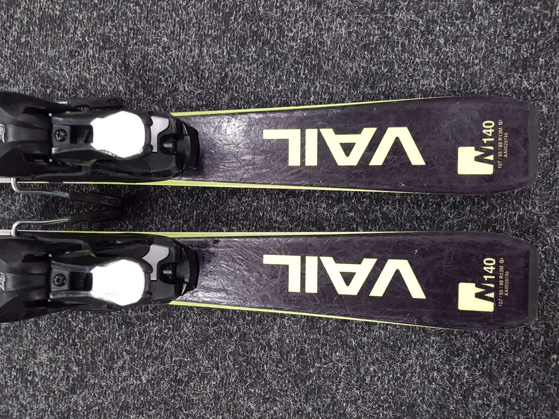 Použité lyže Nevica Vail