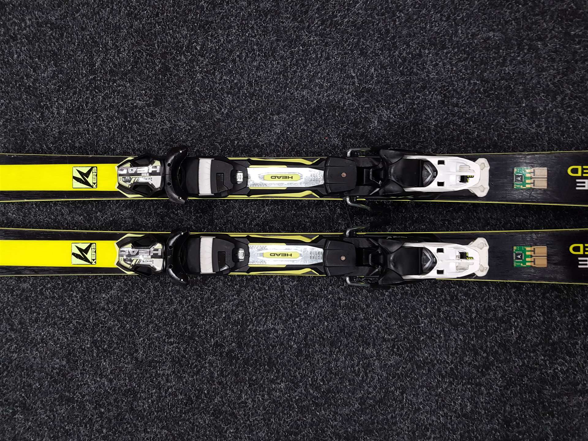Použité lyže HEAD i.Speed Era 3.0 S Kers + viazanie Head PRX 12