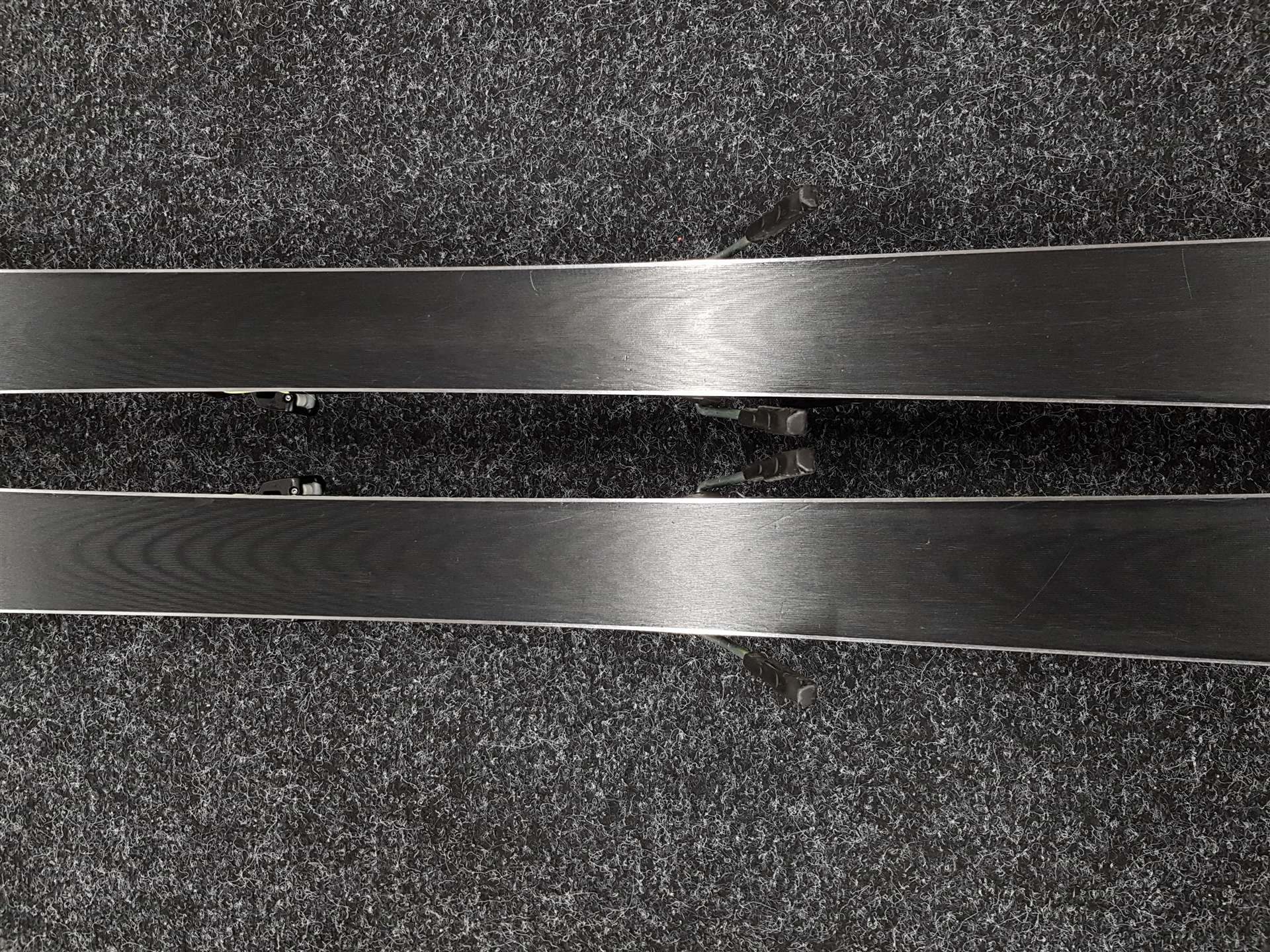 Použité lyže HEAD i.Speed Era 3.0 S Kers + viazanie Head PRX 12