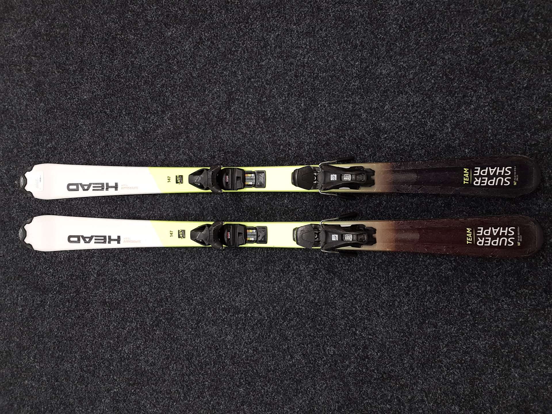 Použité lyže HEAD Supershape Team + viazanie Head Easy 7.5