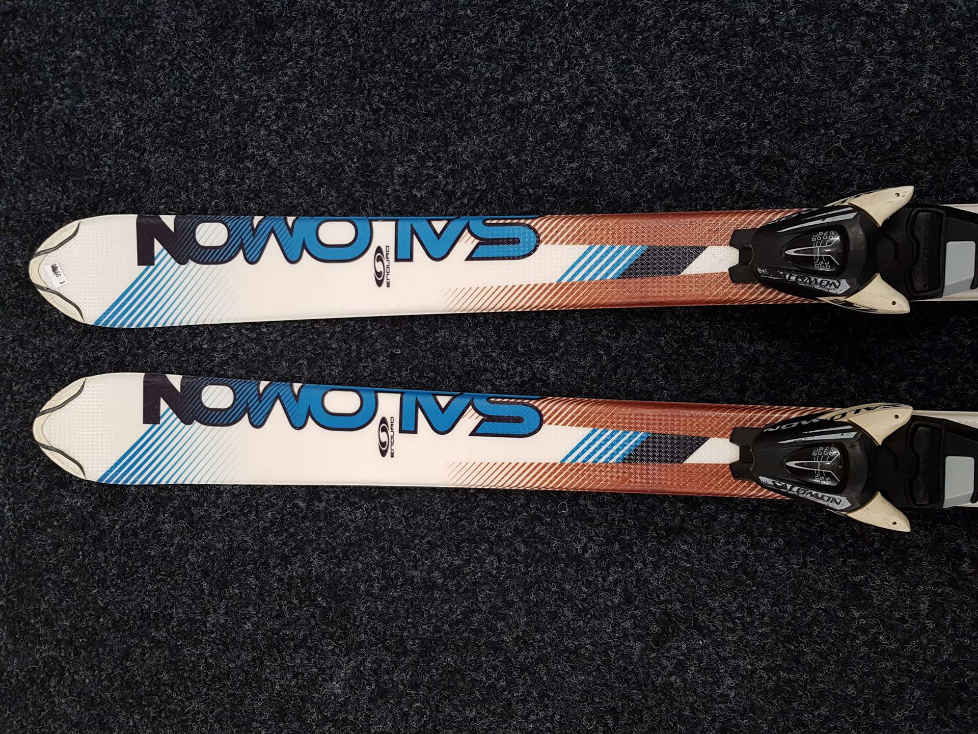 Použité lyže SALOMON Enduro JR 800  + viazanie Salomon L 7